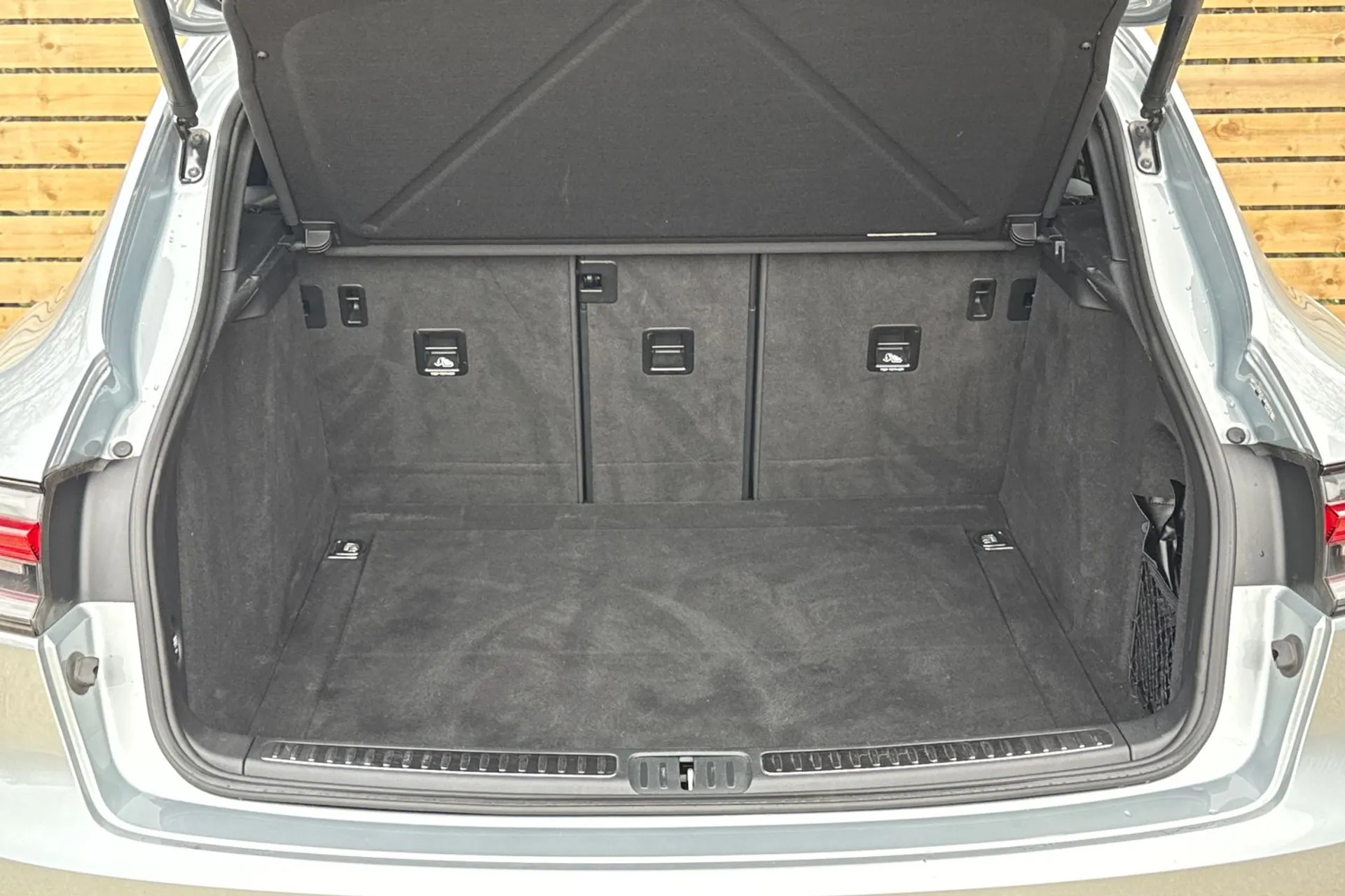 Porsche MACAN thumbnail image number 22