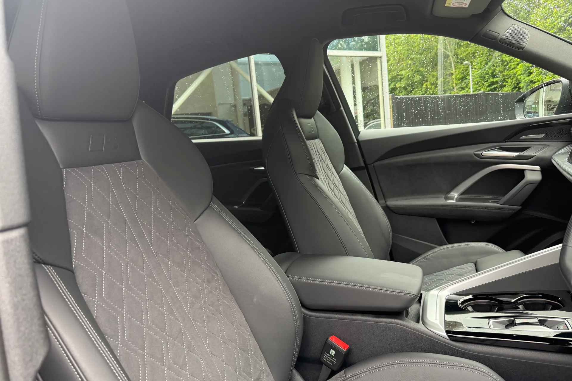 Audi Q5 thumbnail image number 32
