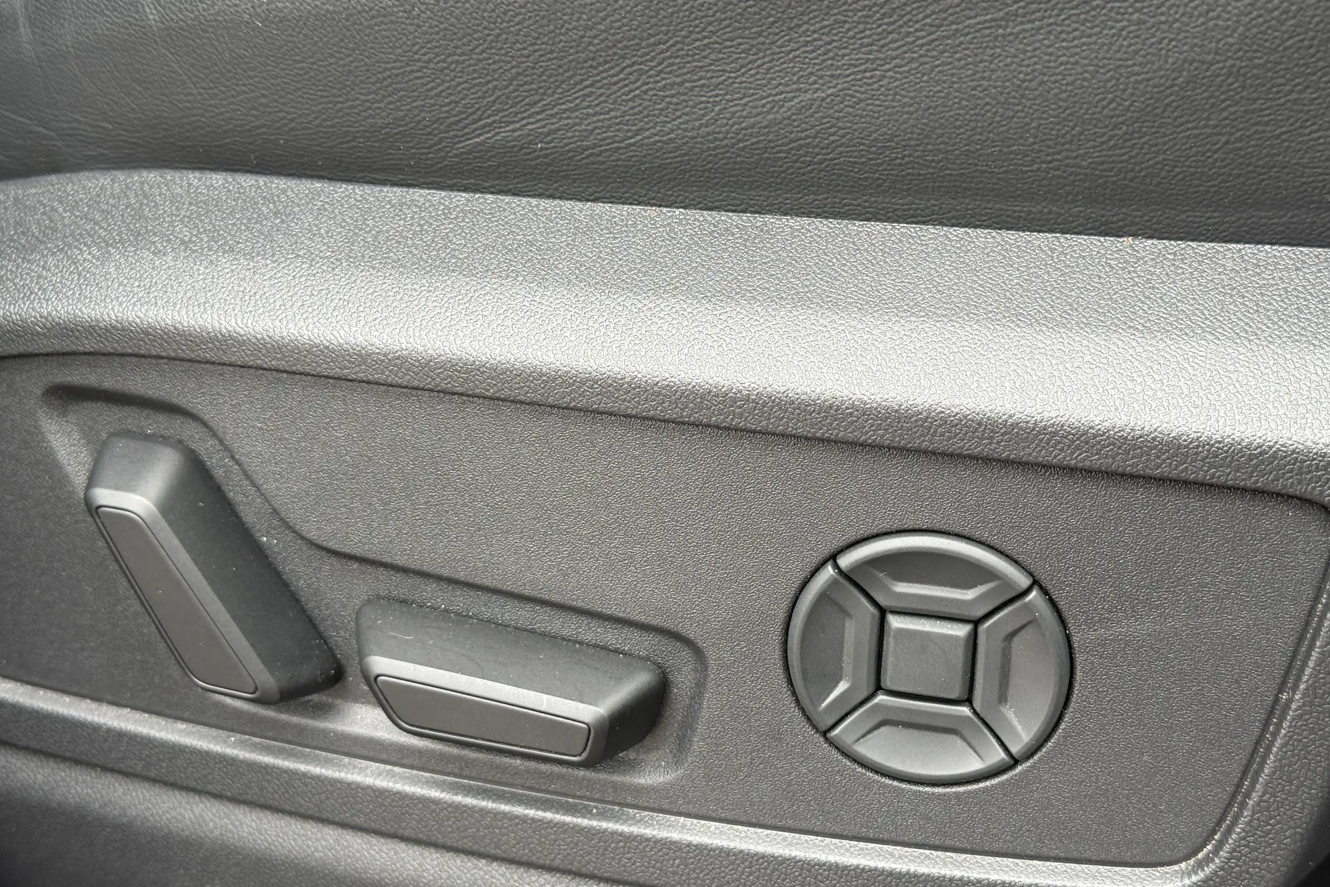 Audi Q5 thumbnail image number 31