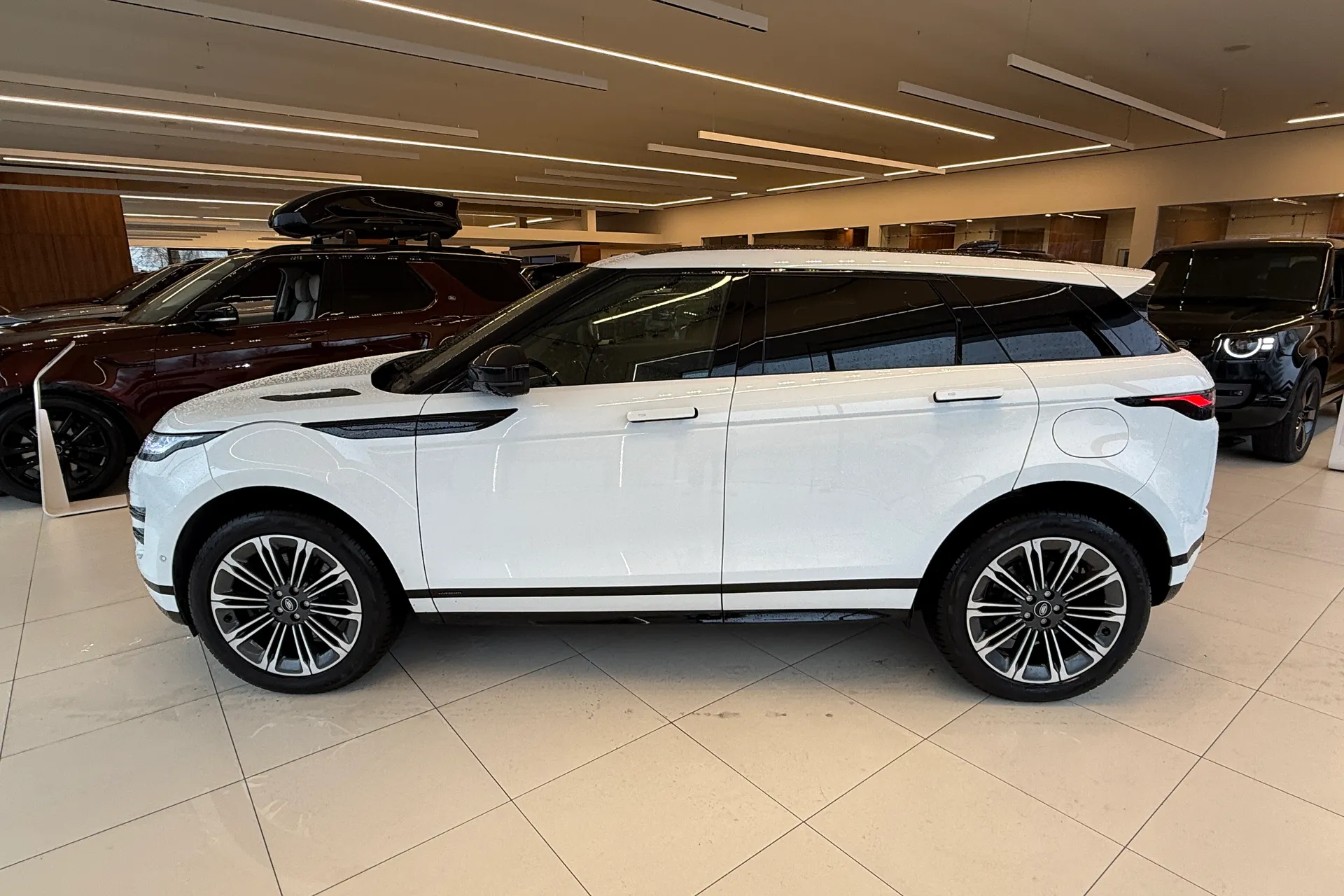 LAND ROVER RANGE ROVER EVOQUE thumbnail image number 2