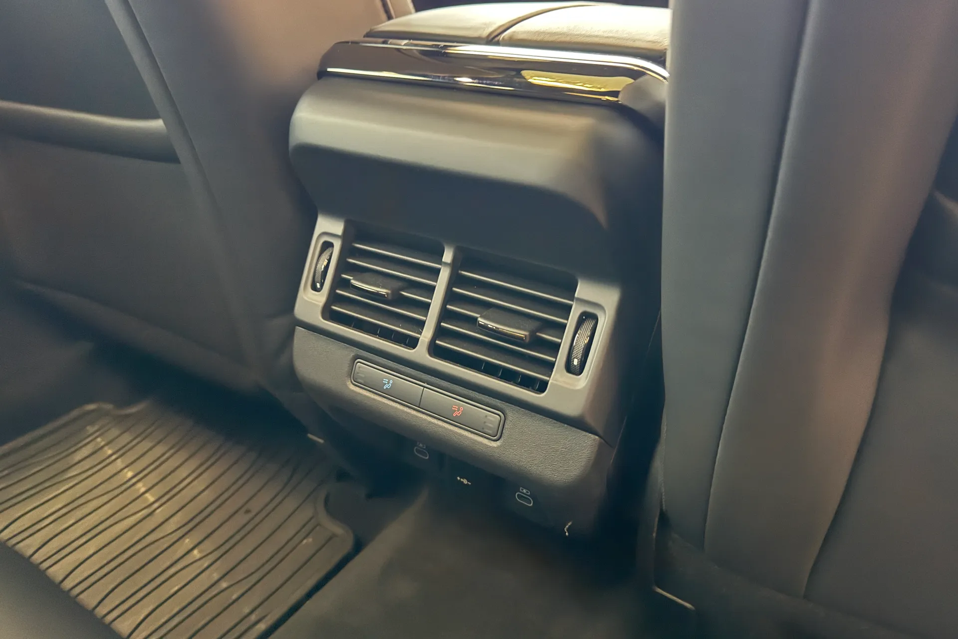 LAND ROVER RANGE ROVER EVOQUE thumbnail image number 33