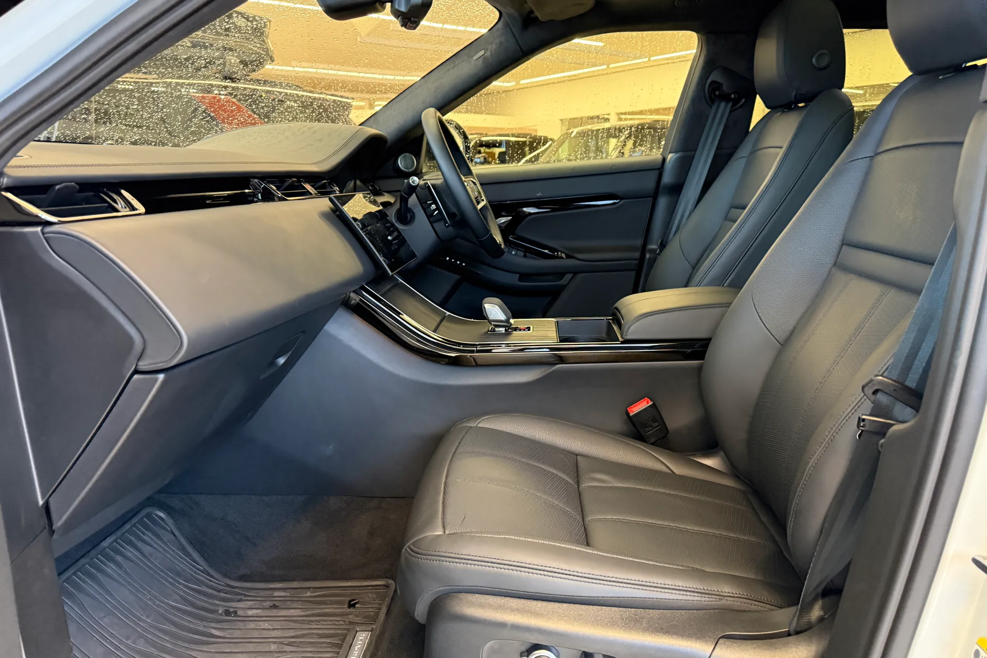 LAND ROVER RANGE ROVER EVOQUE thumbnail image number 10