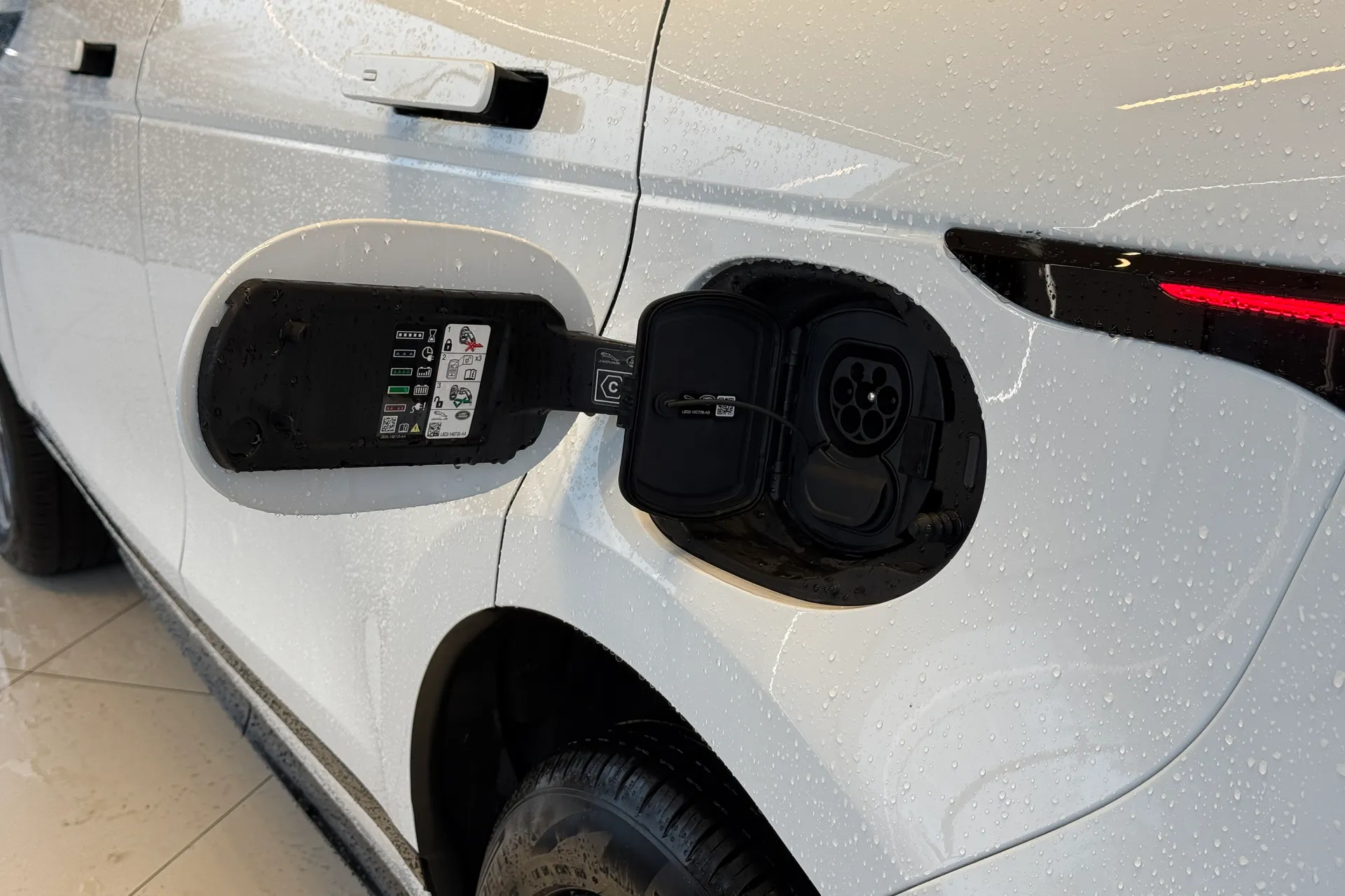 LAND ROVER RANGE ROVER EVOQUE thumbnail image number 36