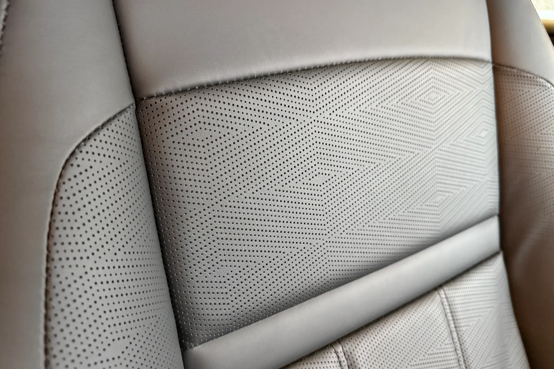 LAND ROVER RANGE ROVER EVOQUE thumbnail image number 34