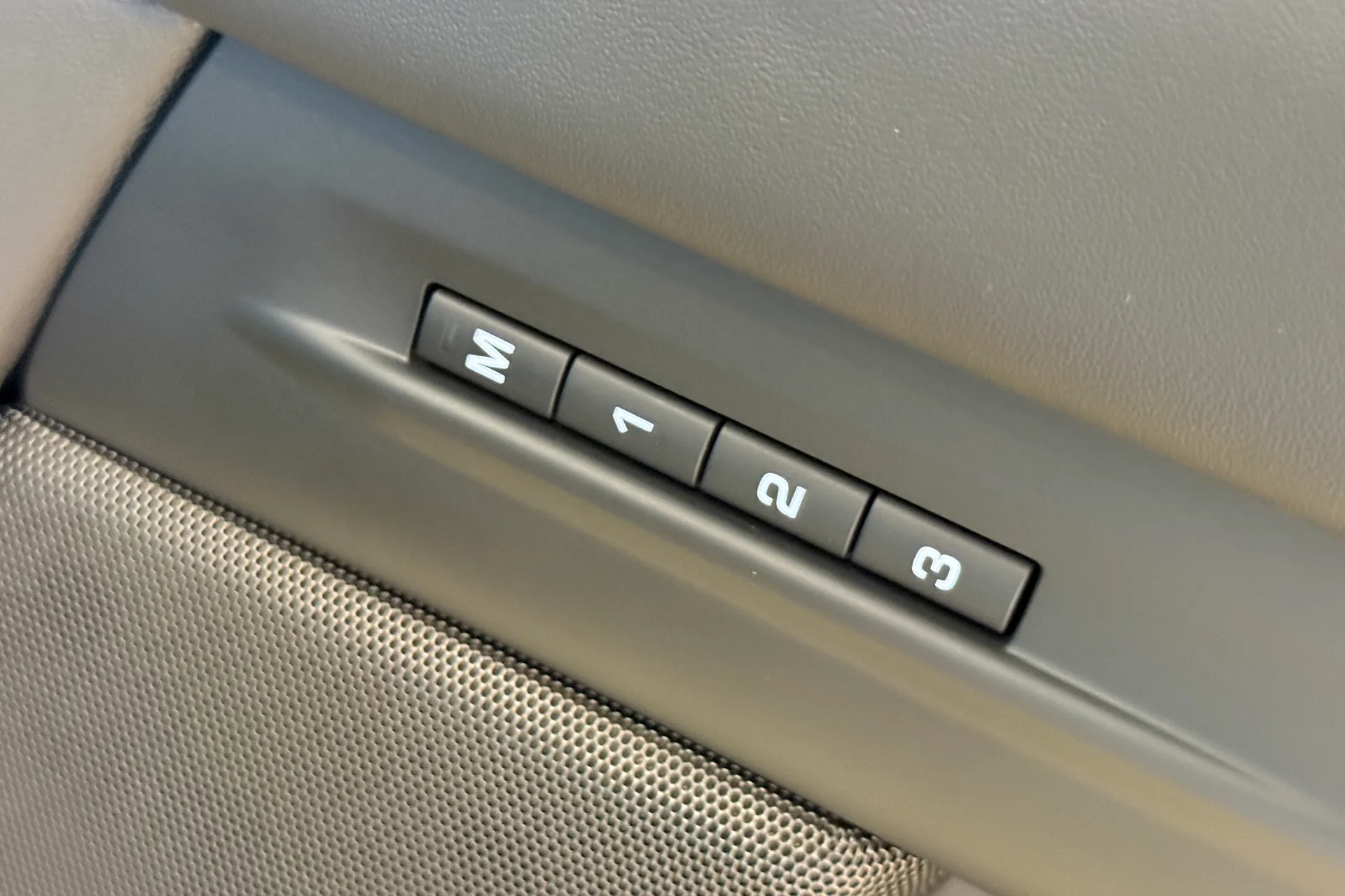 LAND ROVER RANGE ROVER EVOQUE thumbnail image number 49