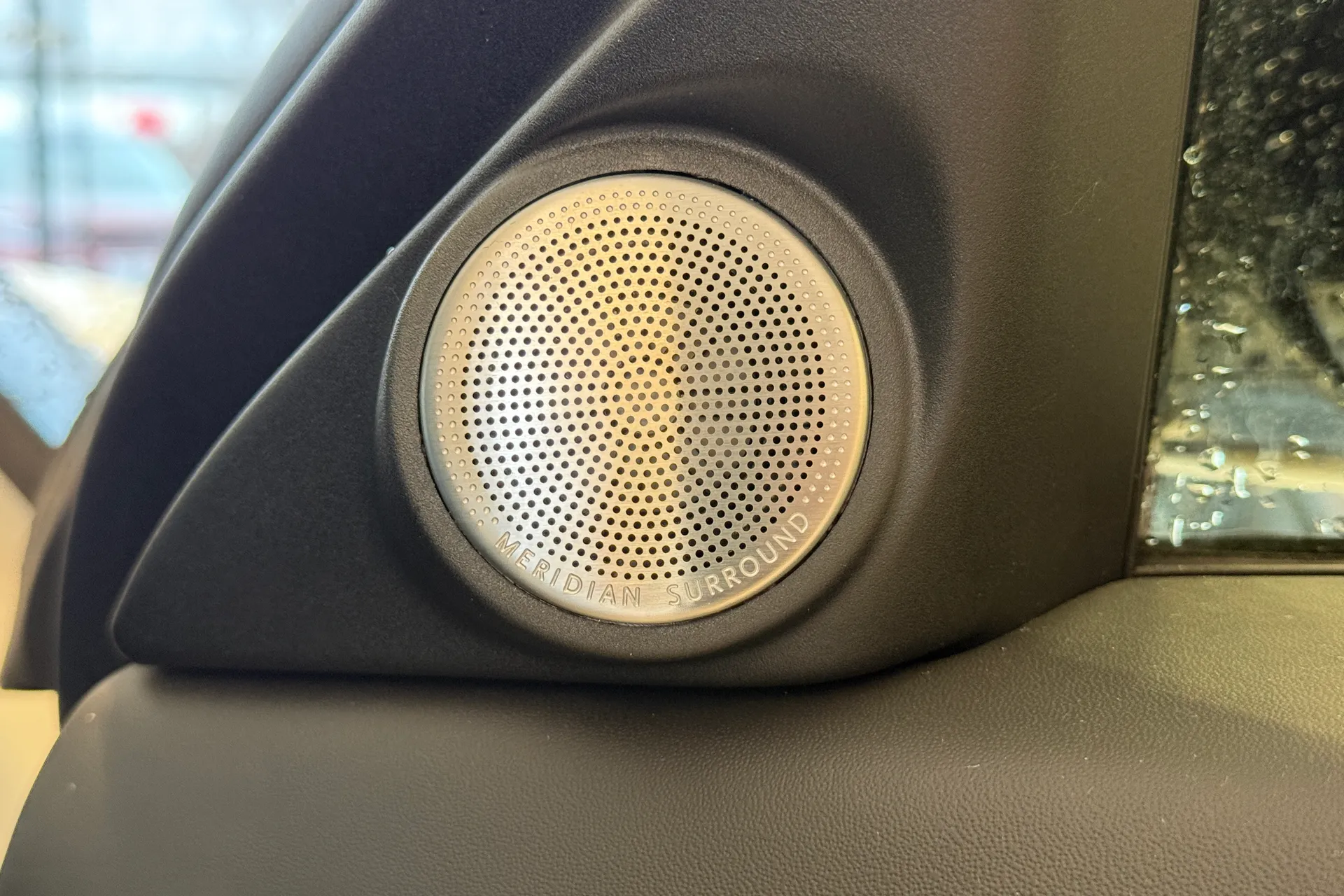 LAND ROVER RANGE ROVER EVOQUE thumbnail image number 21