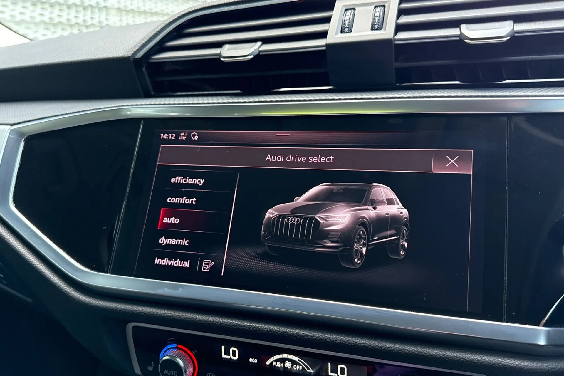 Audi Q3 thumbnail image number 31