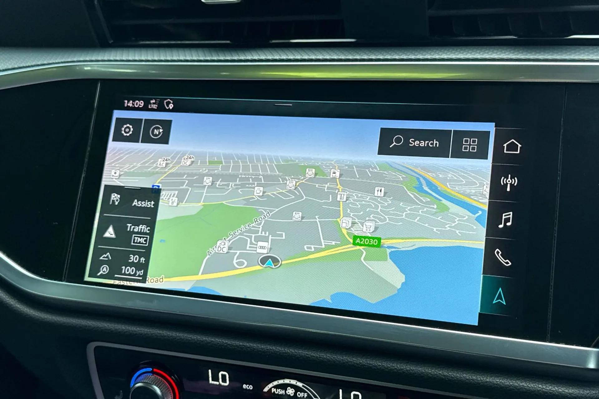 Audi Q3 thumbnail image number 22