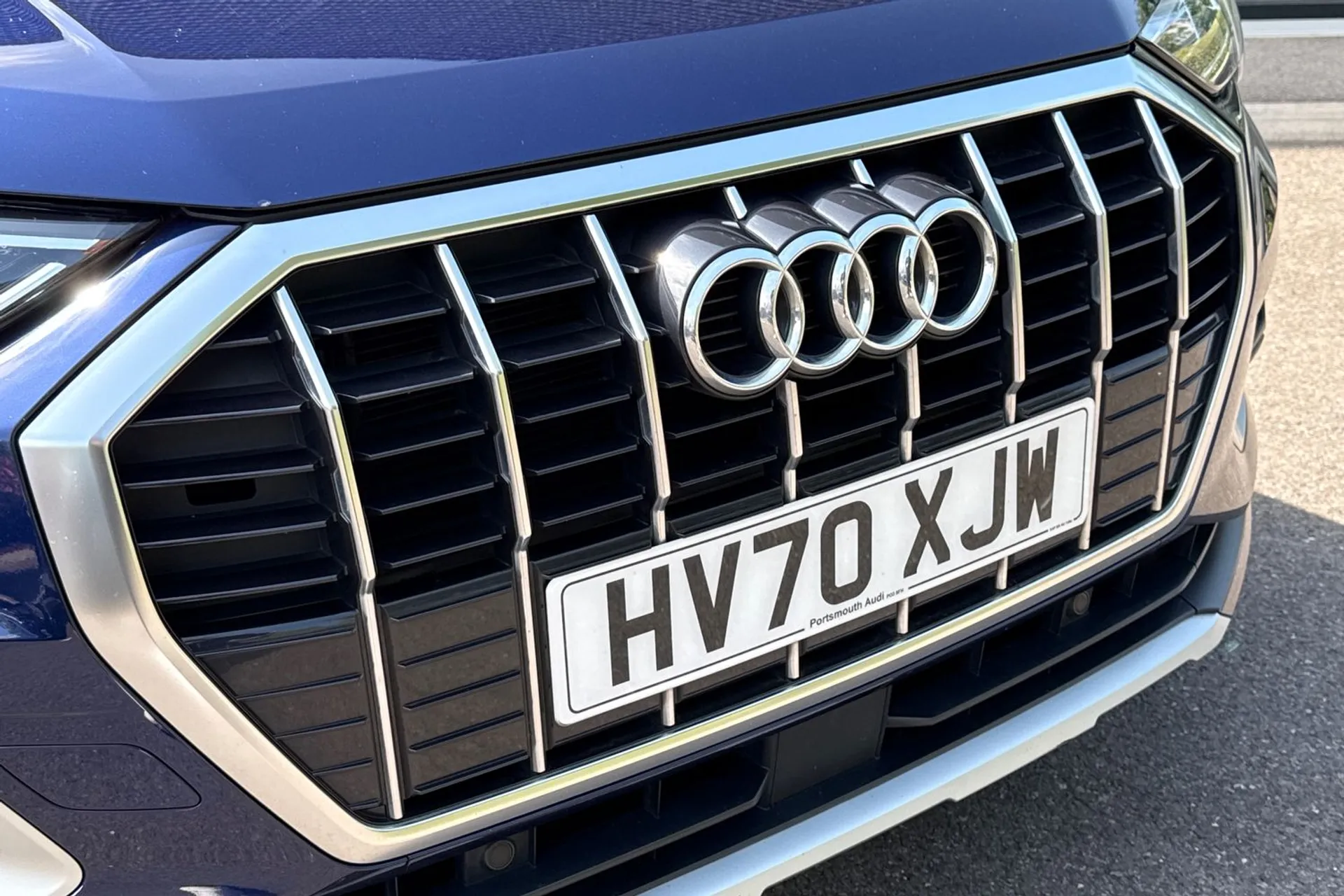 Audi Q3 thumbnail image number 17