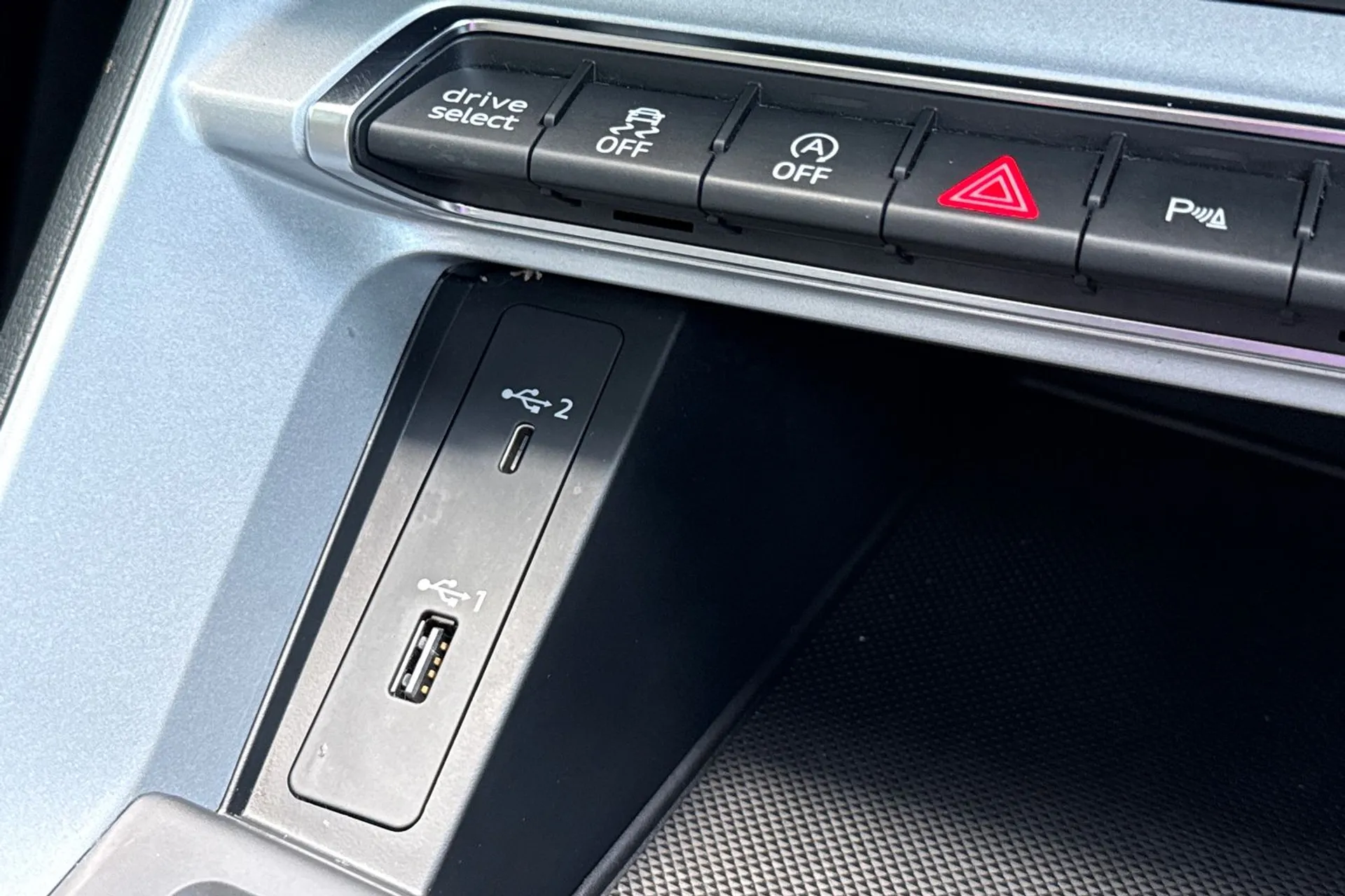 Audi Q3 thumbnail image number 33
