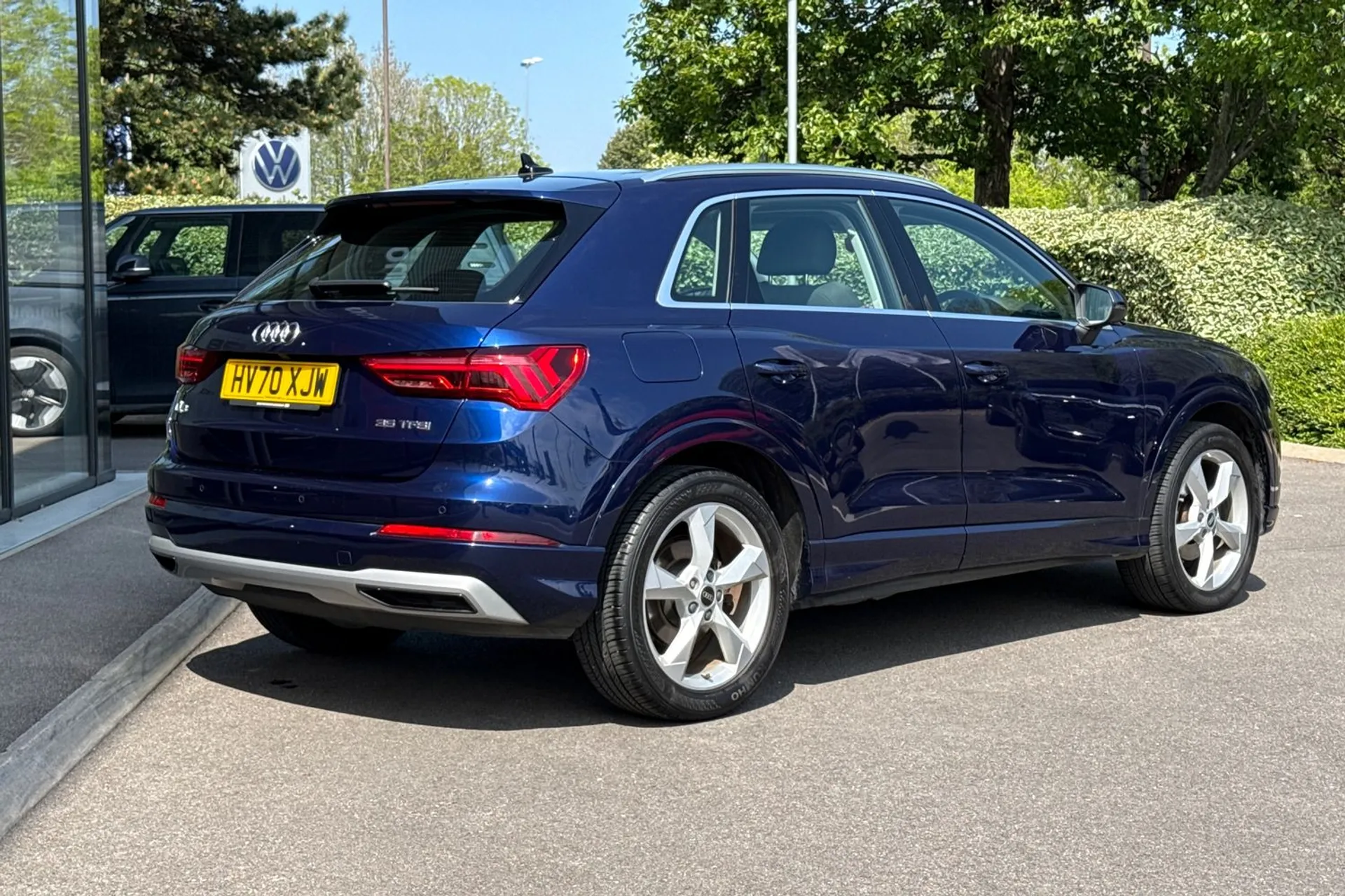 Audi Q3 thumbnail image number 14