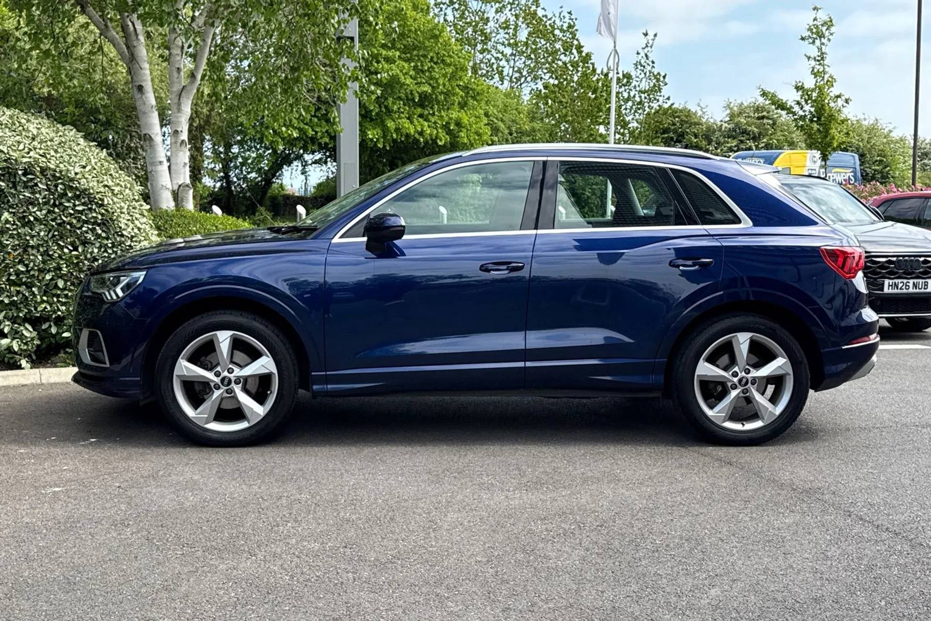 Audi Q3 thumbnail image number 21