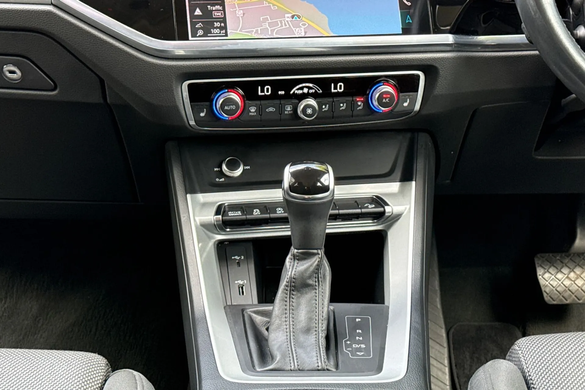 Audi Q3 thumbnail image number 50