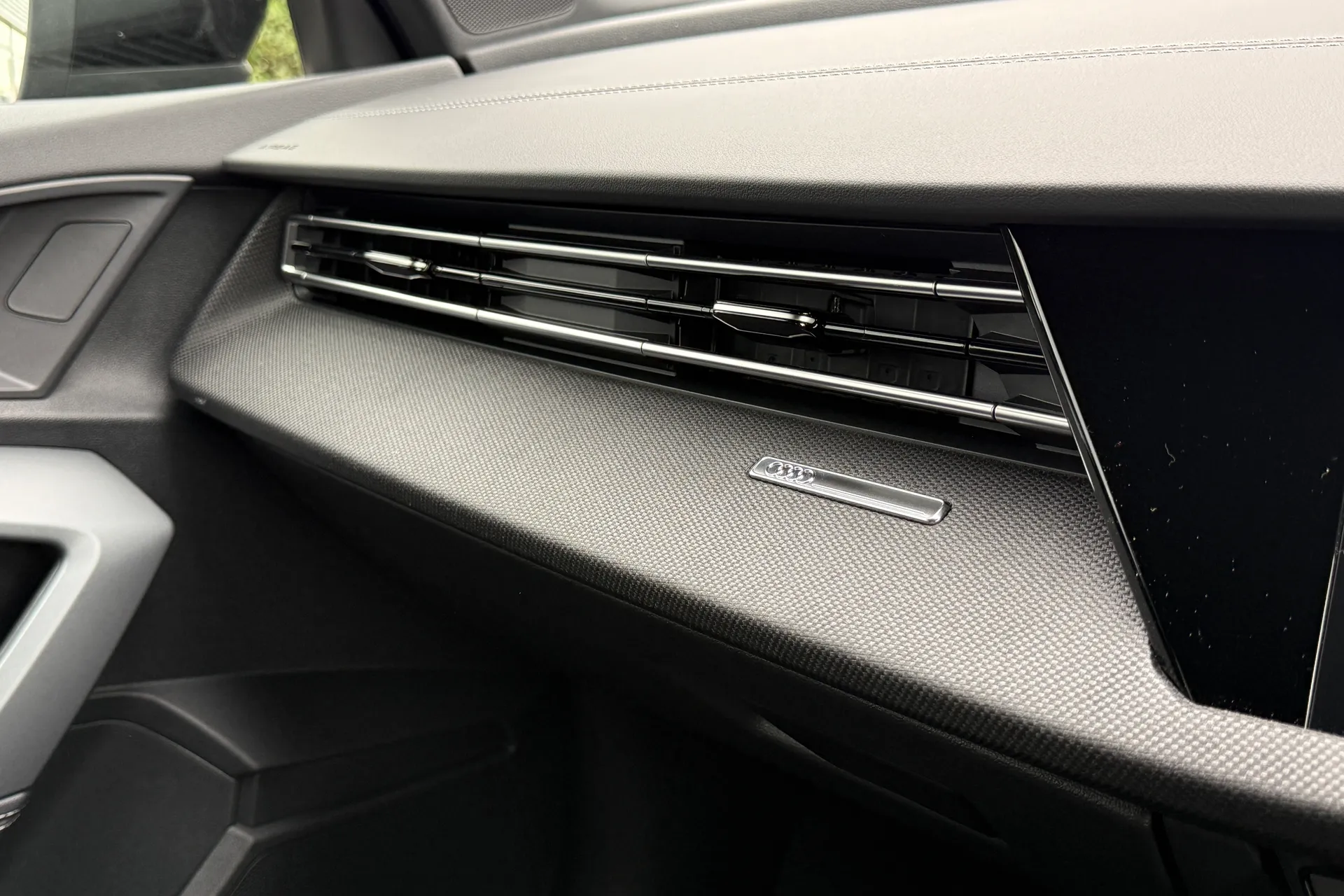 Audi A3 thumbnail image number 32