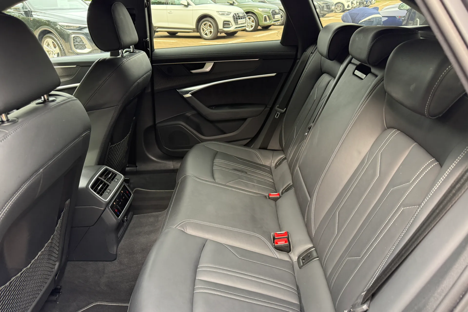 Audi A6 thumbnail image number 38