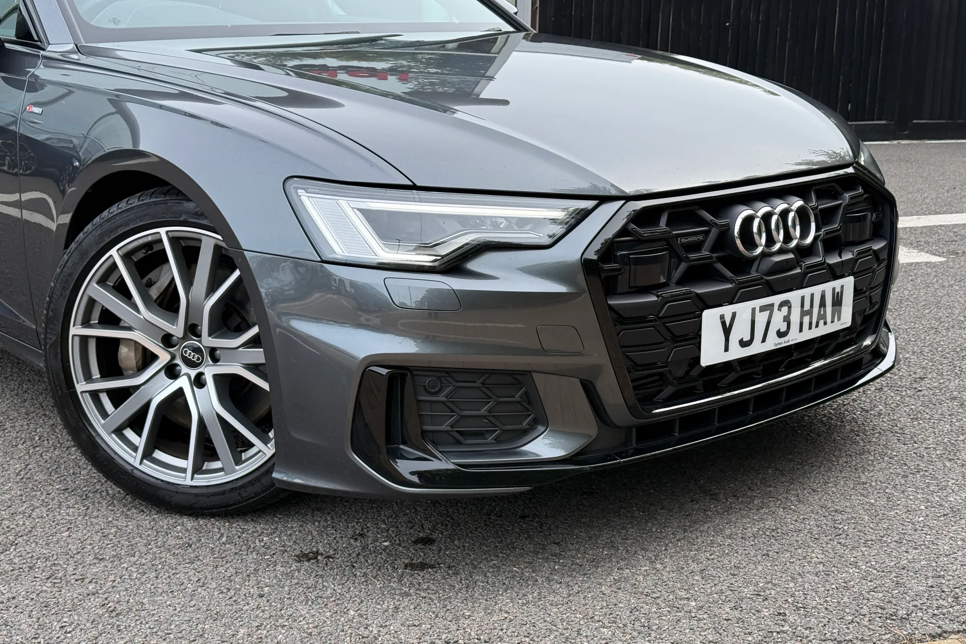 Audi A6 thumbnail image number 2