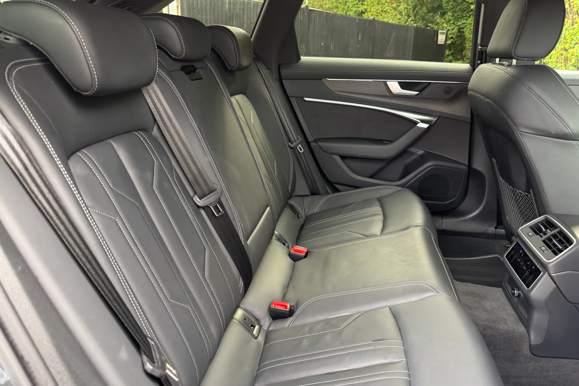 Audi A6 thumbnail image number 40