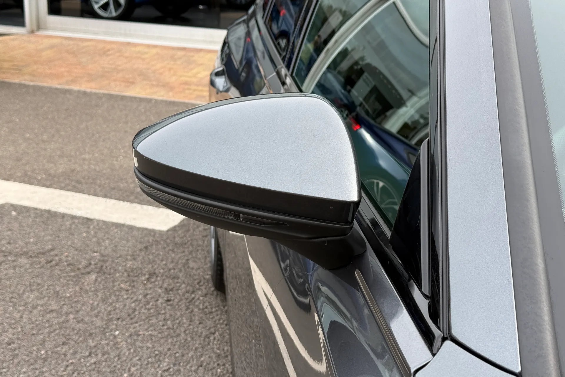 Audi A6 thumbnail image number 4