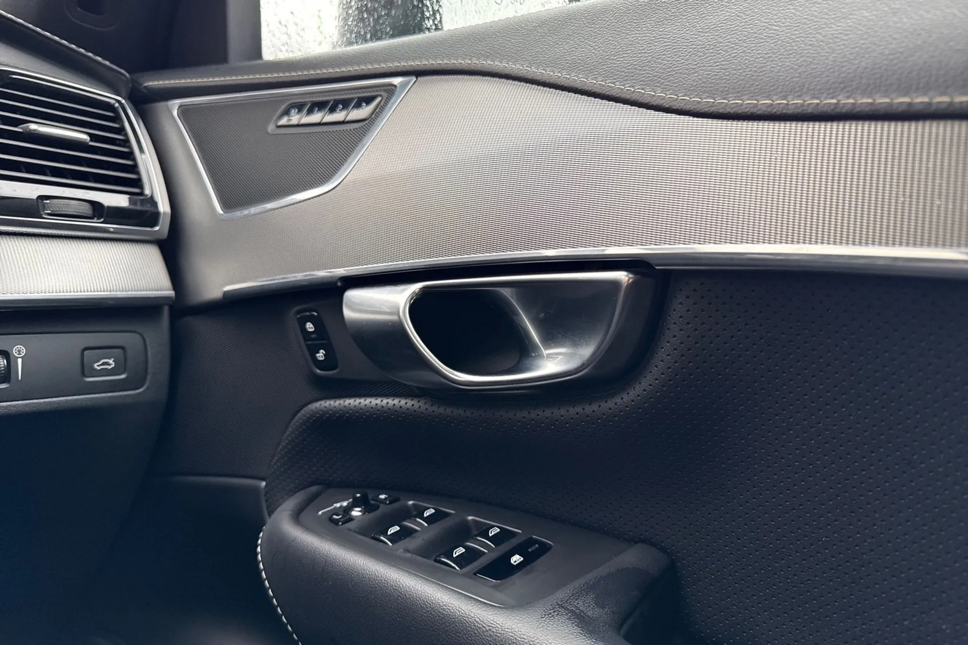 Volvo XC90 thumbnail image number 46