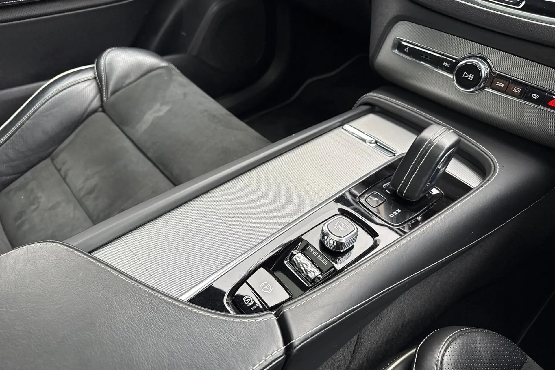 Volvo XC90 thumbnail image number 47