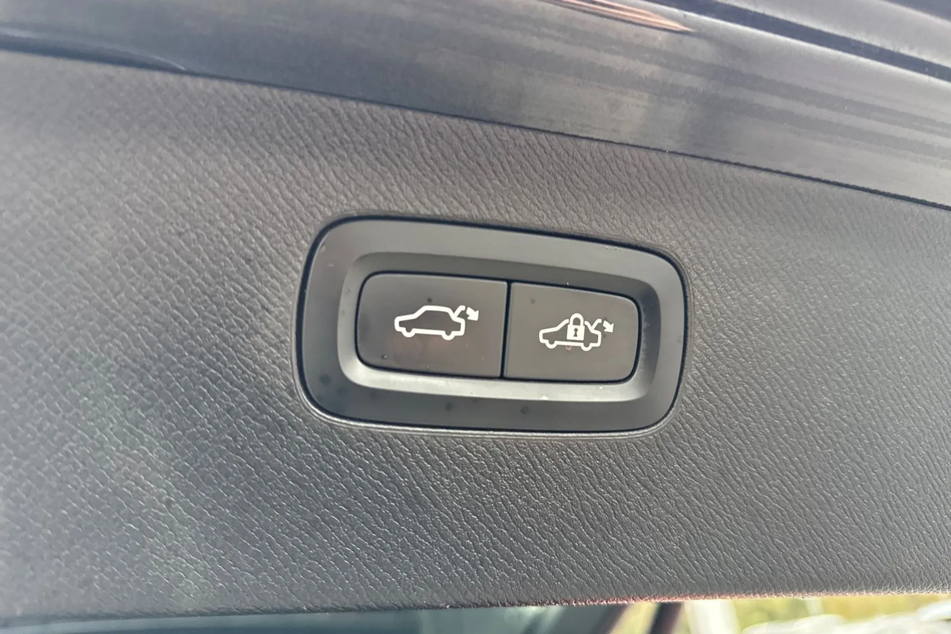 Volvo XC90 thumbnail image number 22