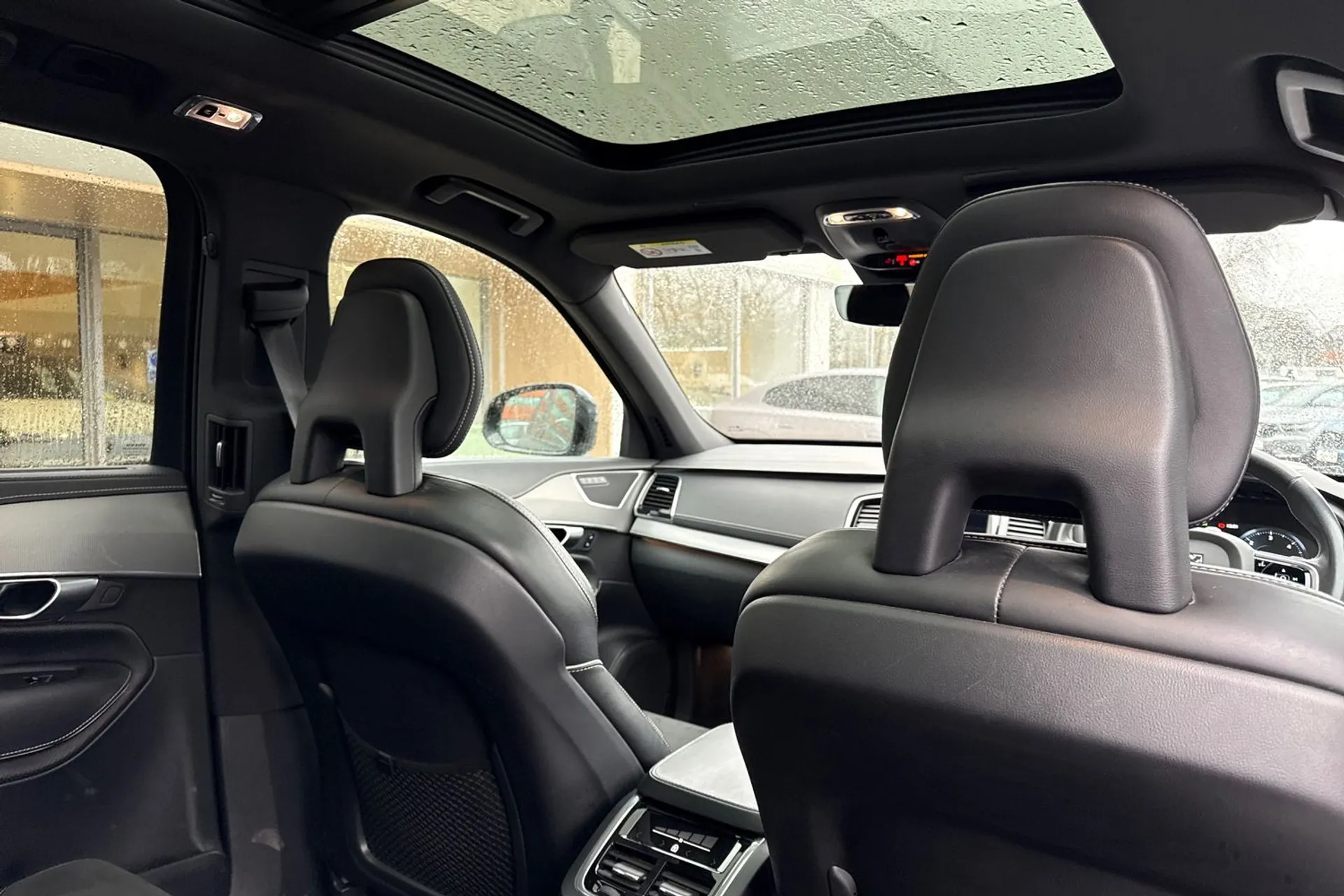 Volvo XC90 thumbnail image number 25