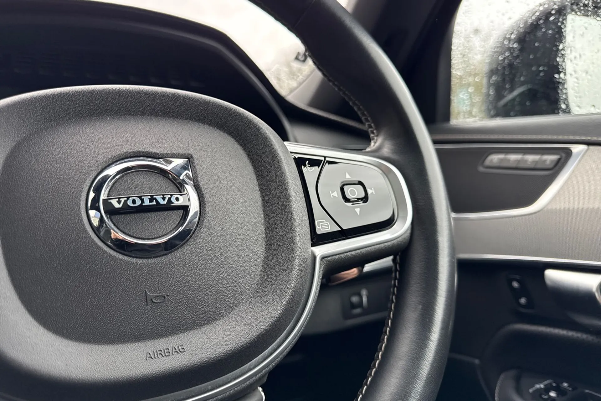 Volvo XC90 thumbnail image number 40