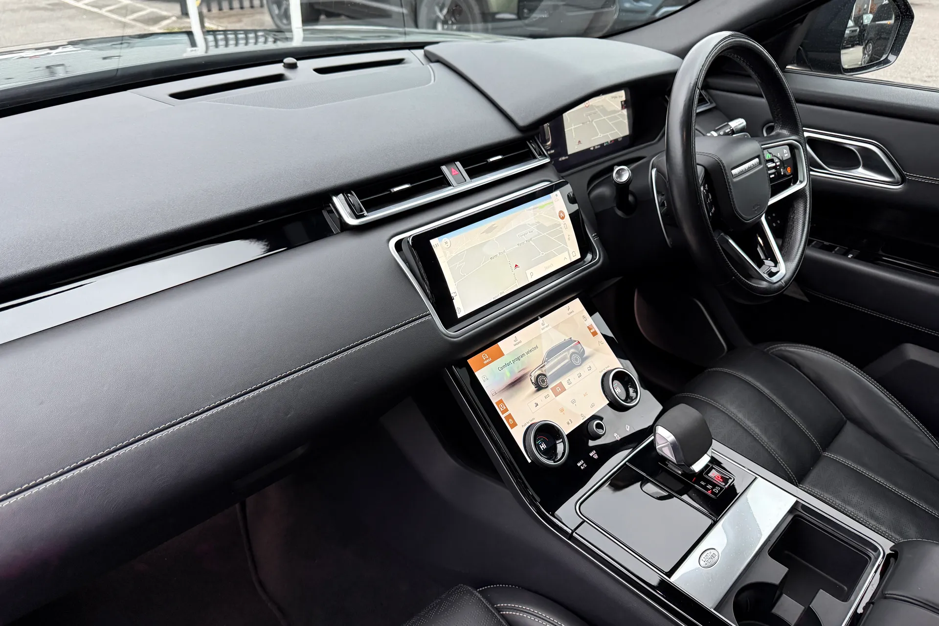 LAND ROVER RANGE ROVER VELAR thumbnail image number 54