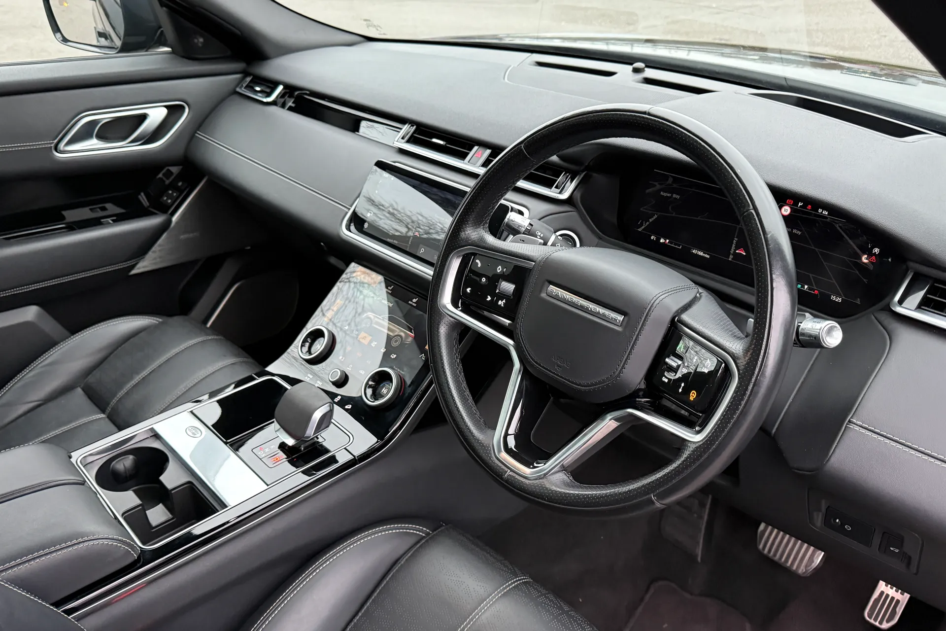 LAND ROVER RANGE ROVER VELAR thumbnail image number 53