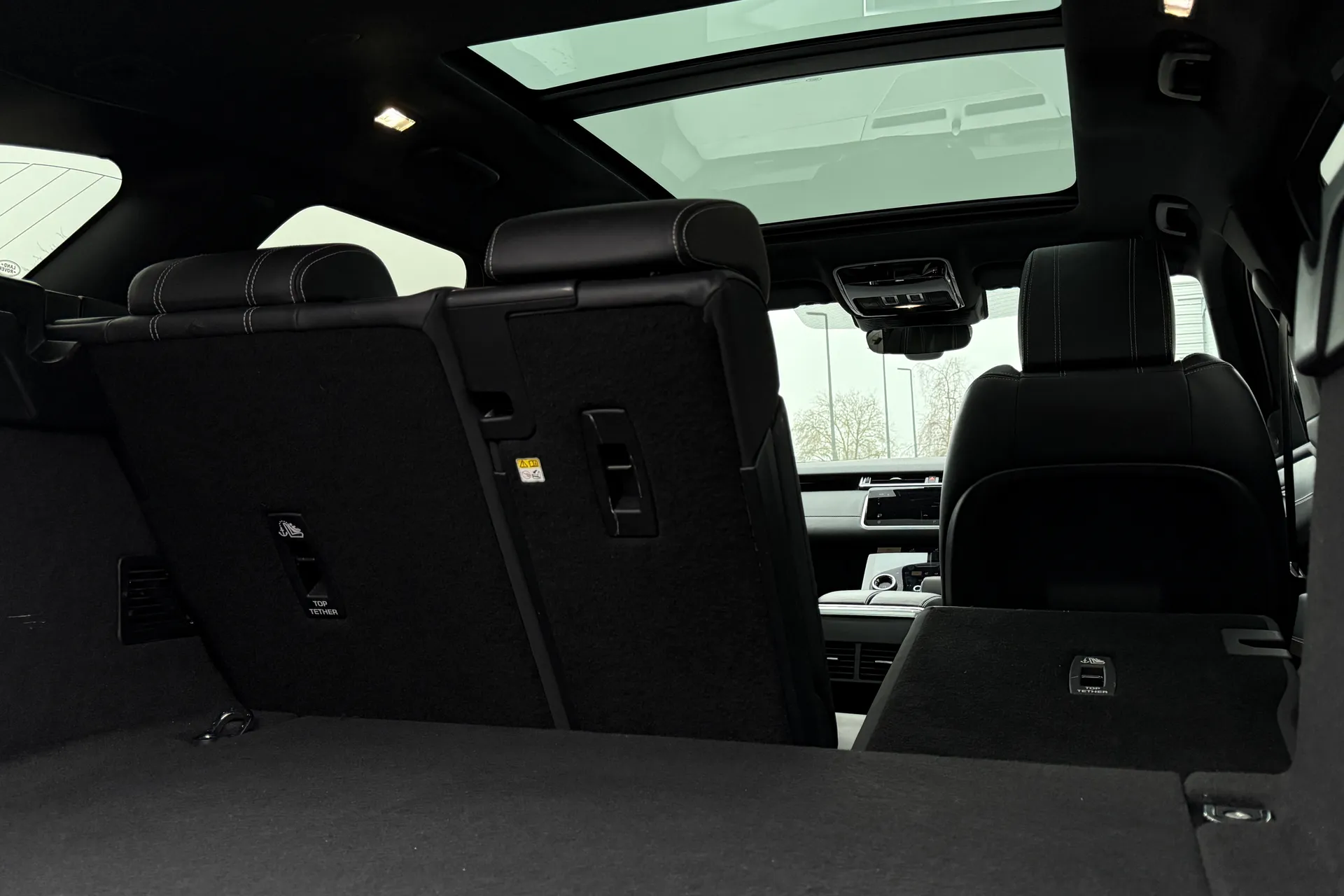 LAND ROVER RANGE ROVER VELAR thumbnail image number 44