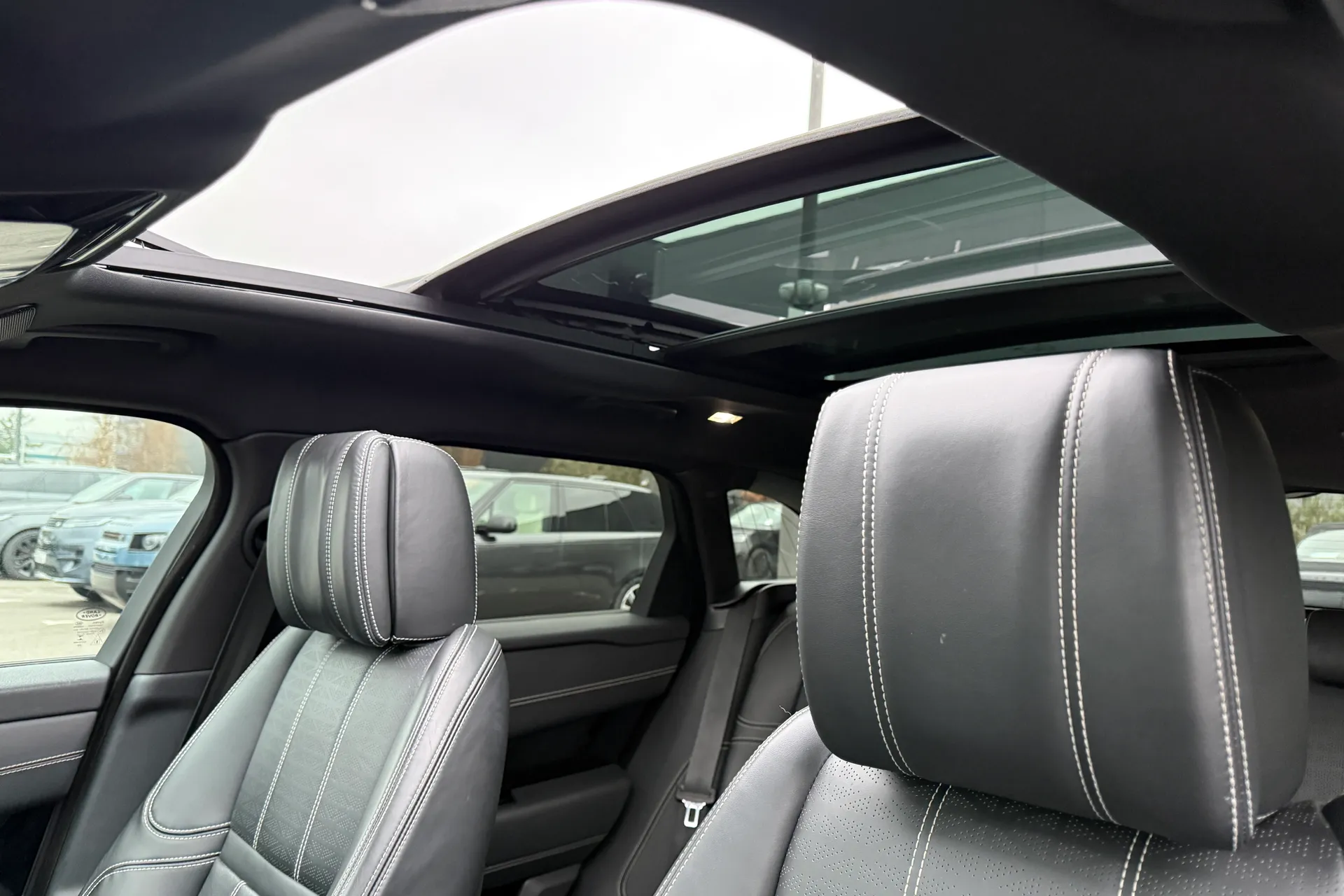 LAND ROVER RANGE ROVER VELAR thumbnail image number 5