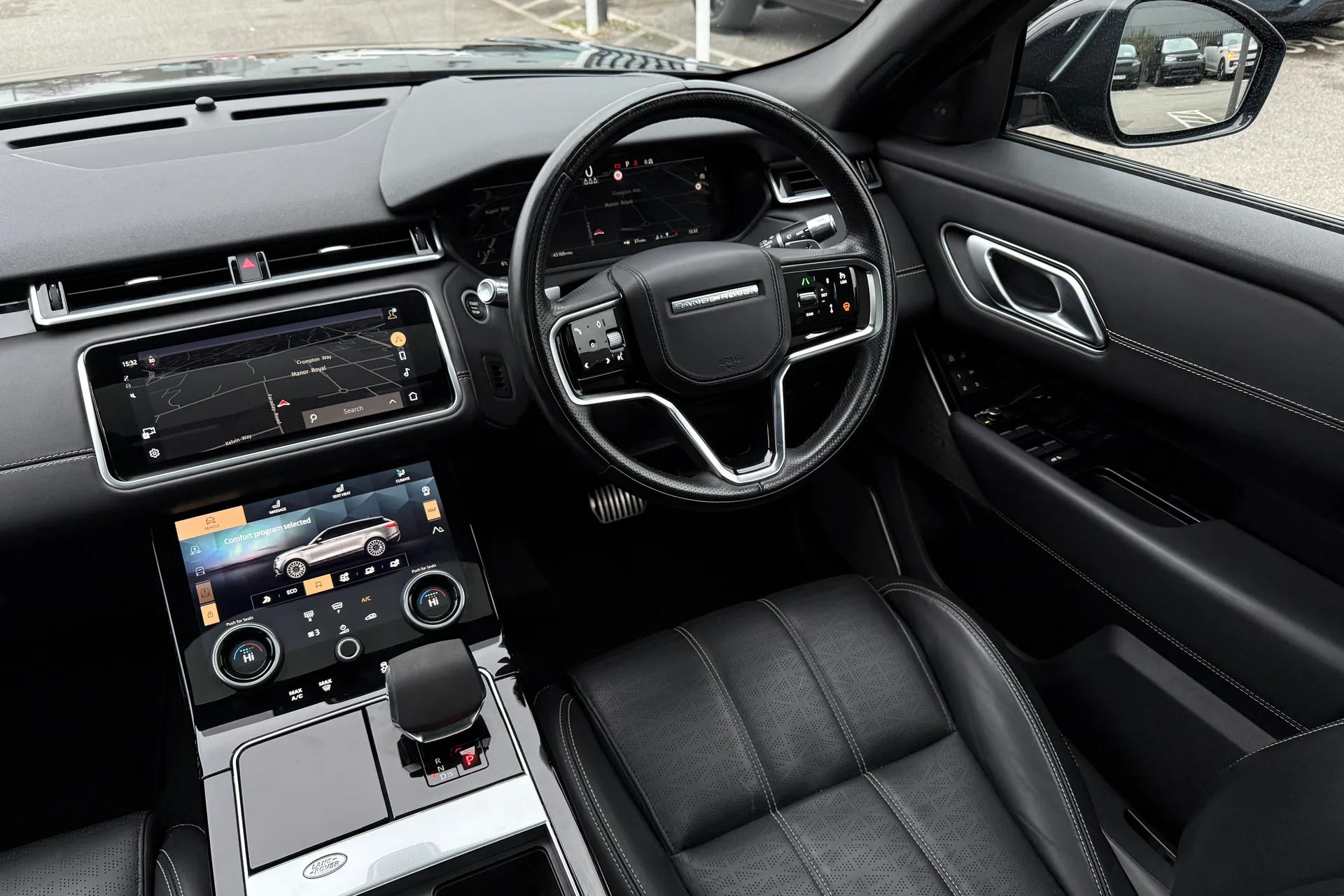 LAND ROVER RANGE ROVER VELAR thumbnail image number 28