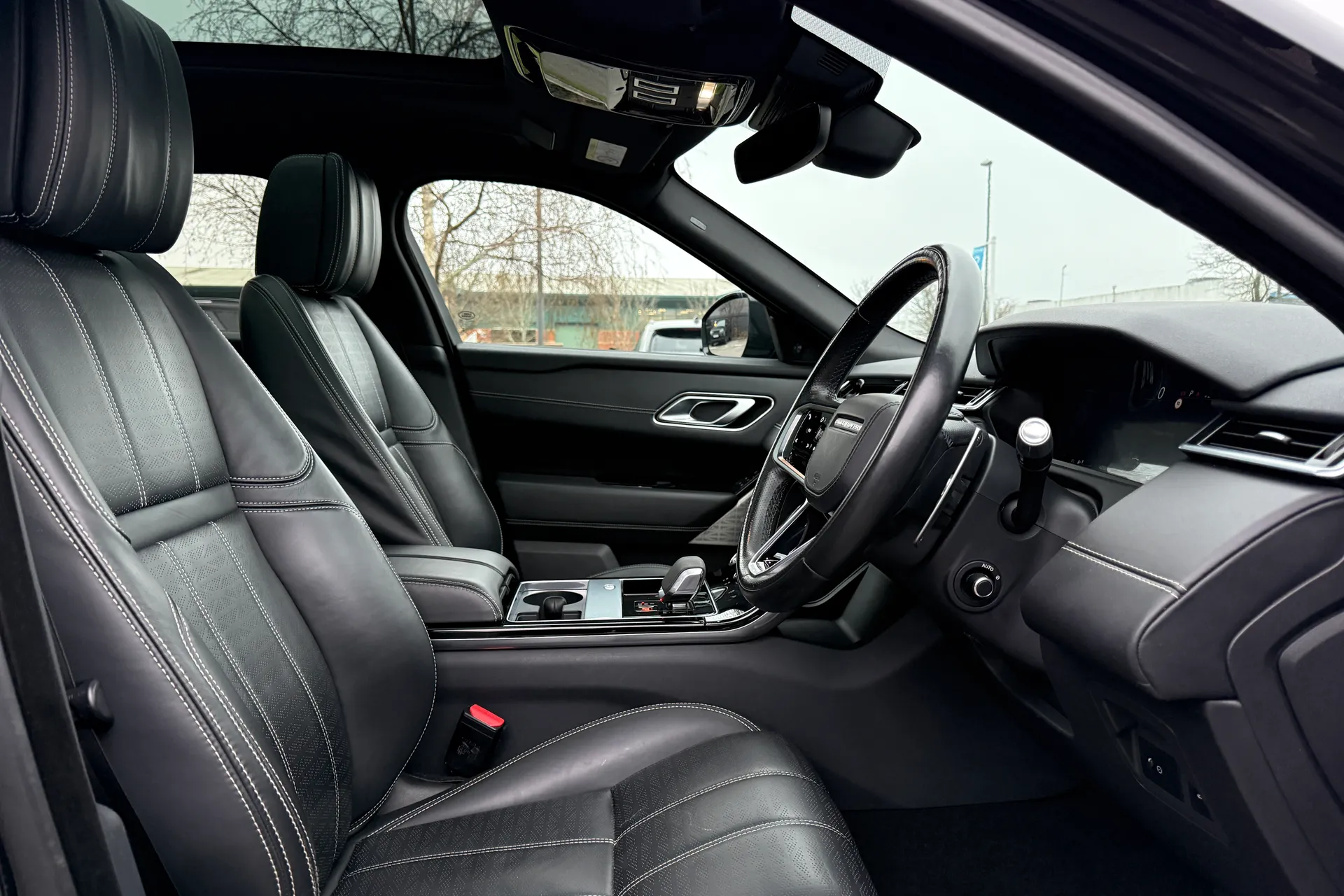 LAND ROVER RANGE ROVER VELAR thumbnail image number 52