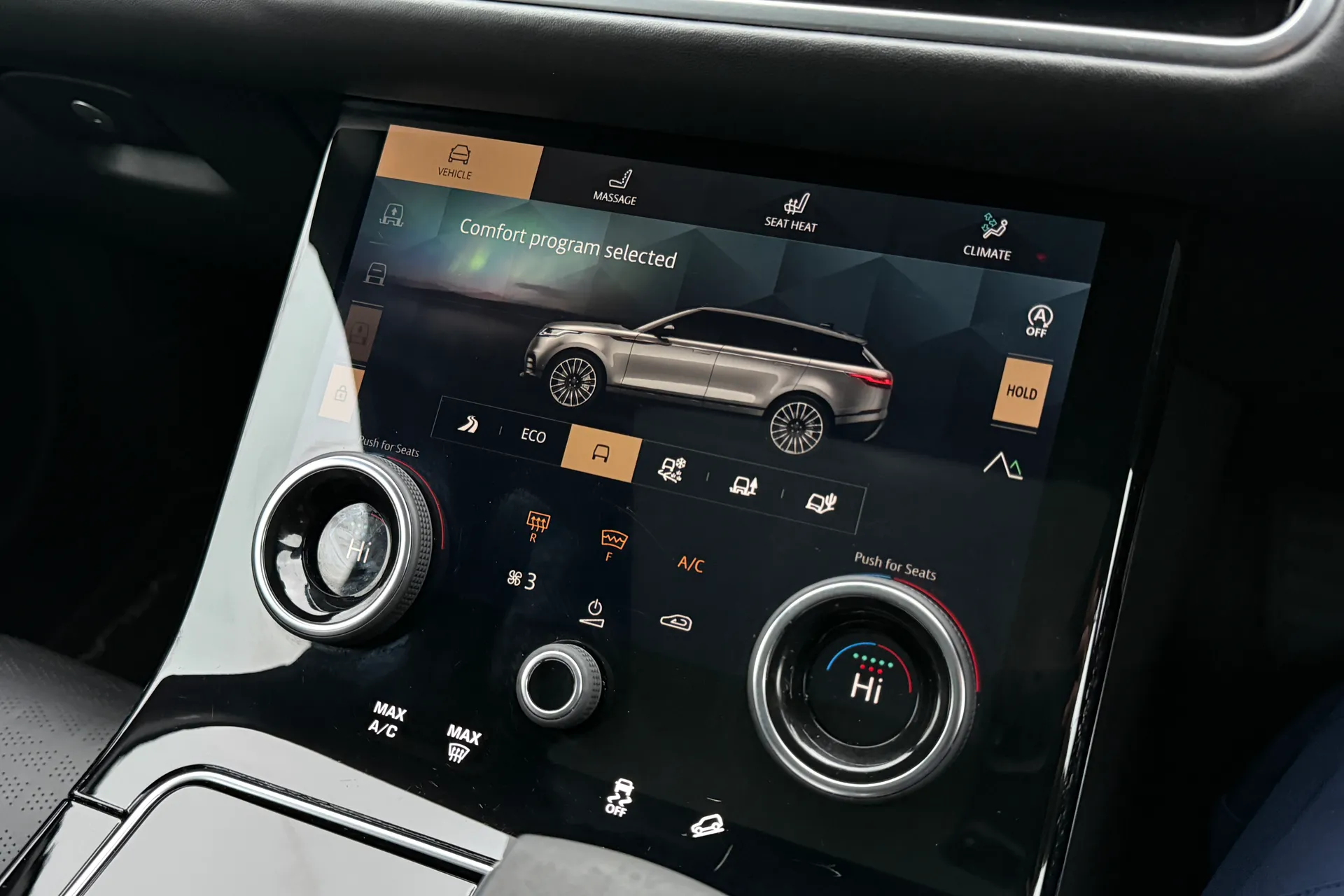 LAND ROVER RANGE ROVER VELAR thumbnail image number 34