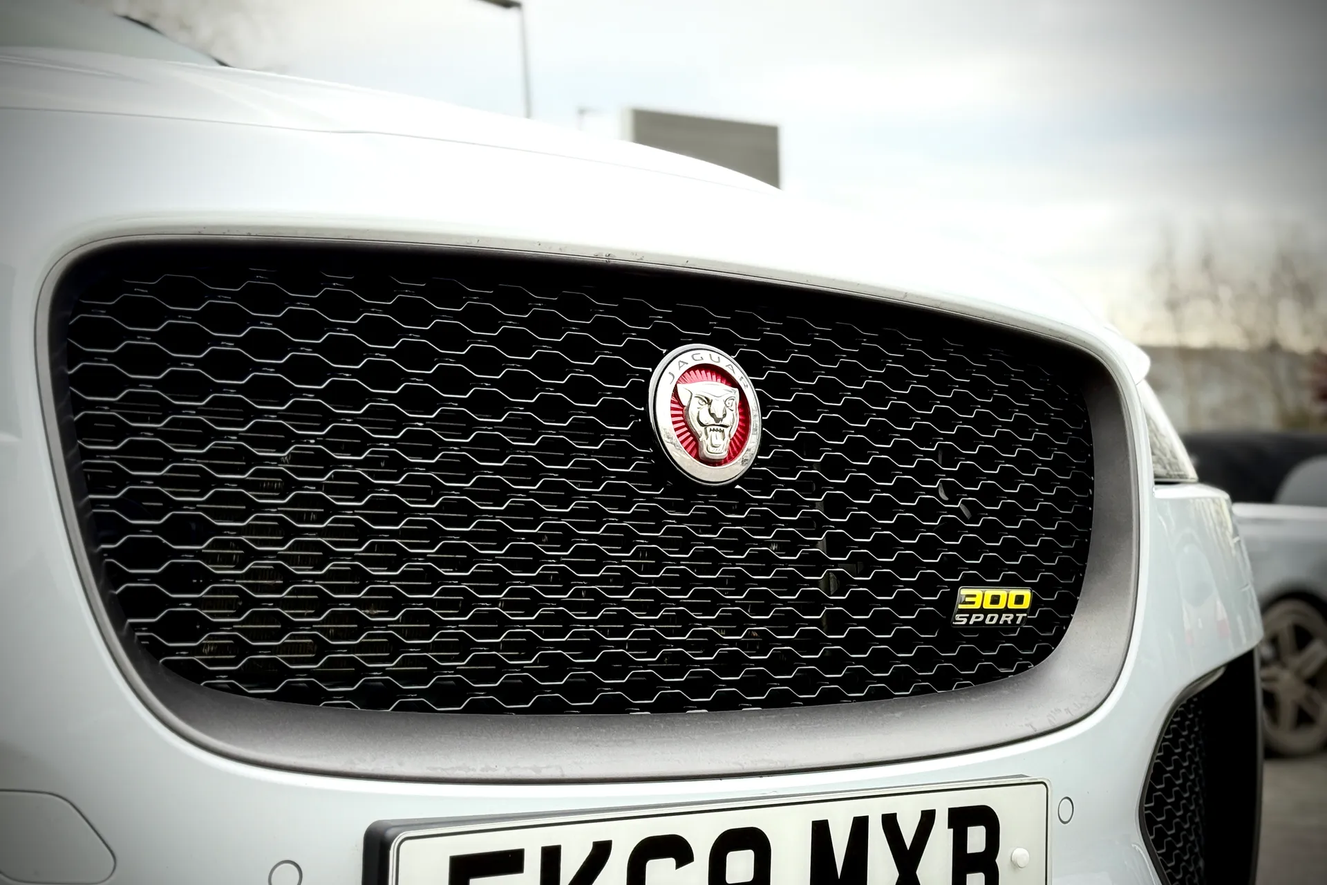 Jaguar F-PACE thumbnail image number 13