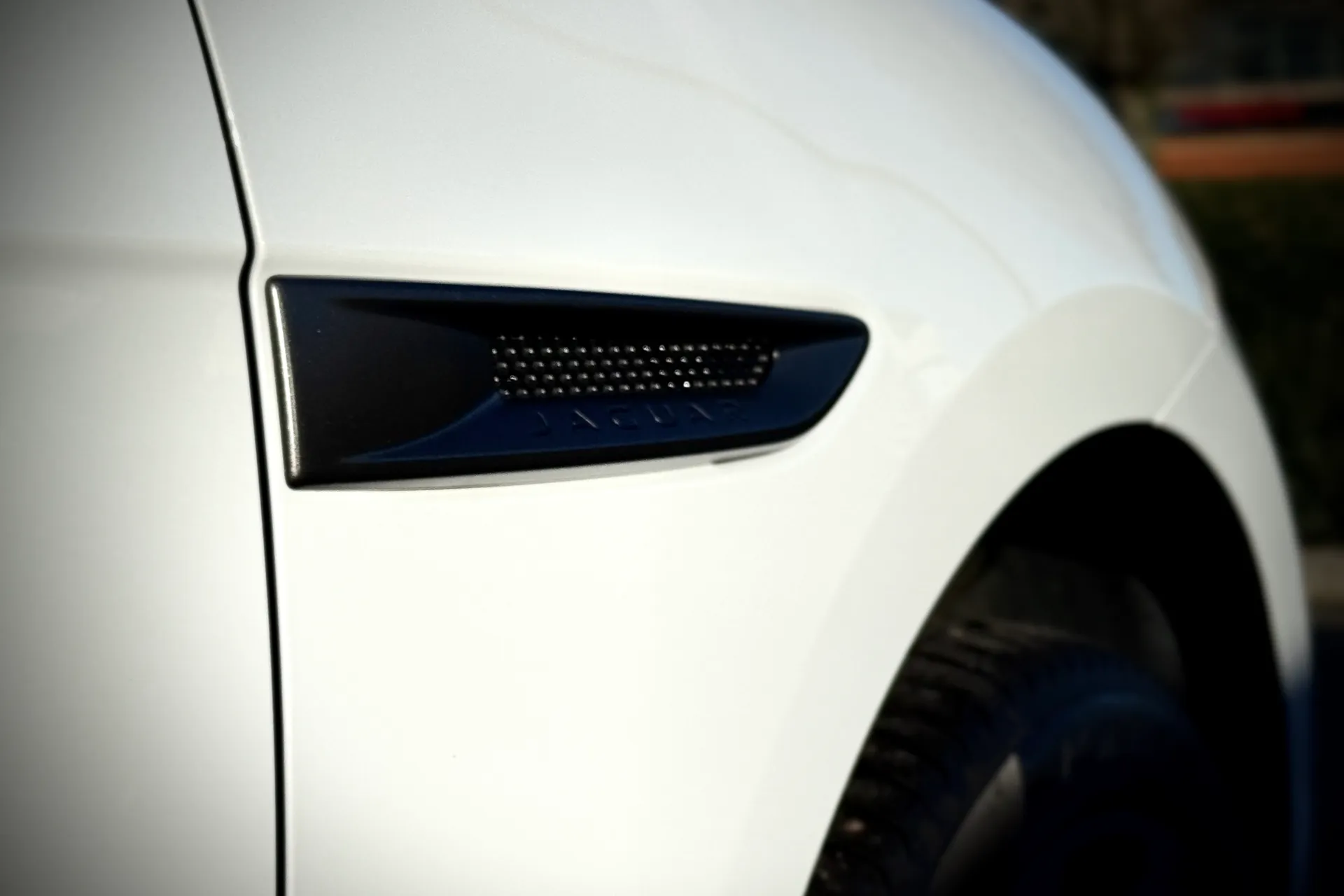 Jaguar F-PACE thumbnail image number 11