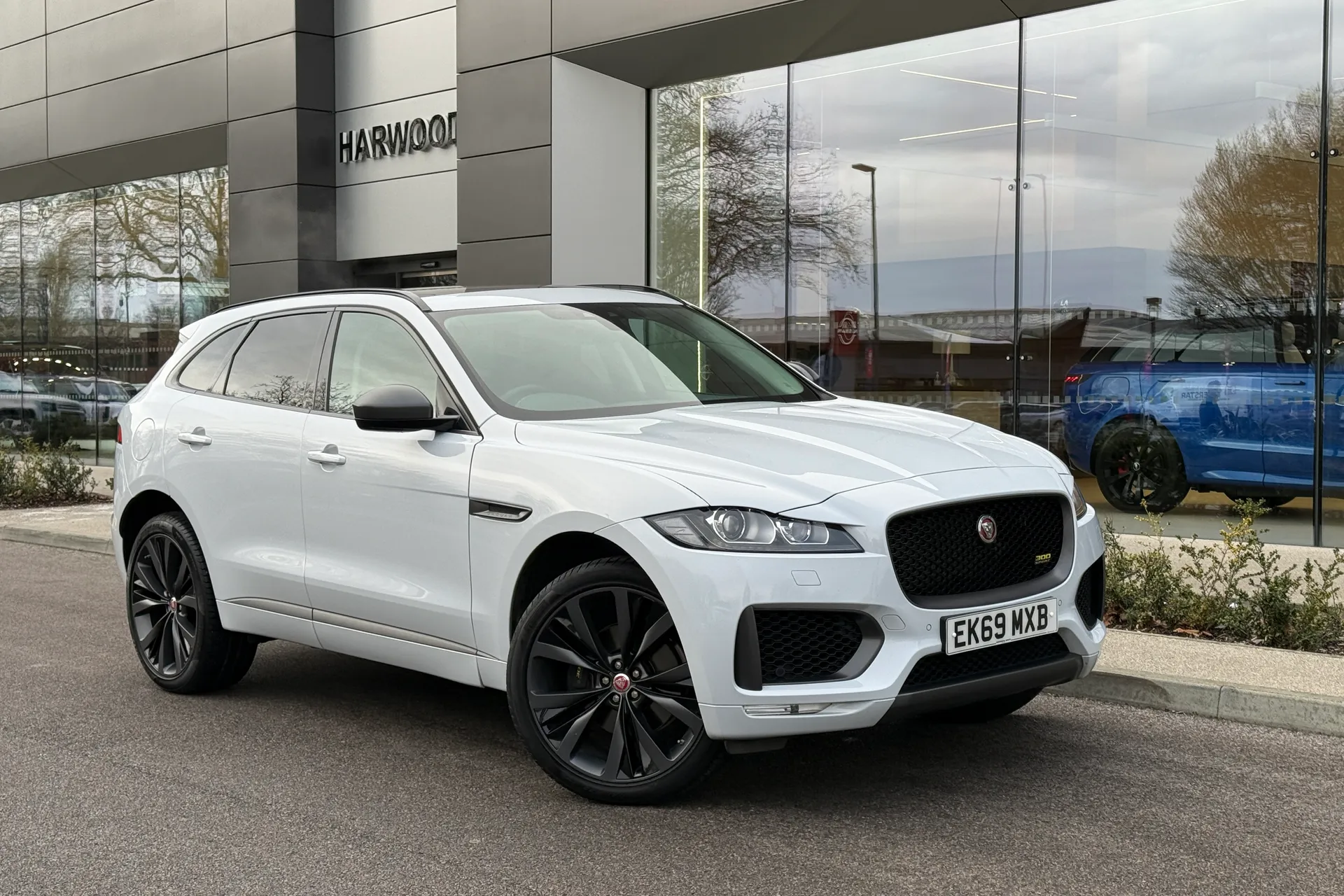 Jaguar F-PACE focused image