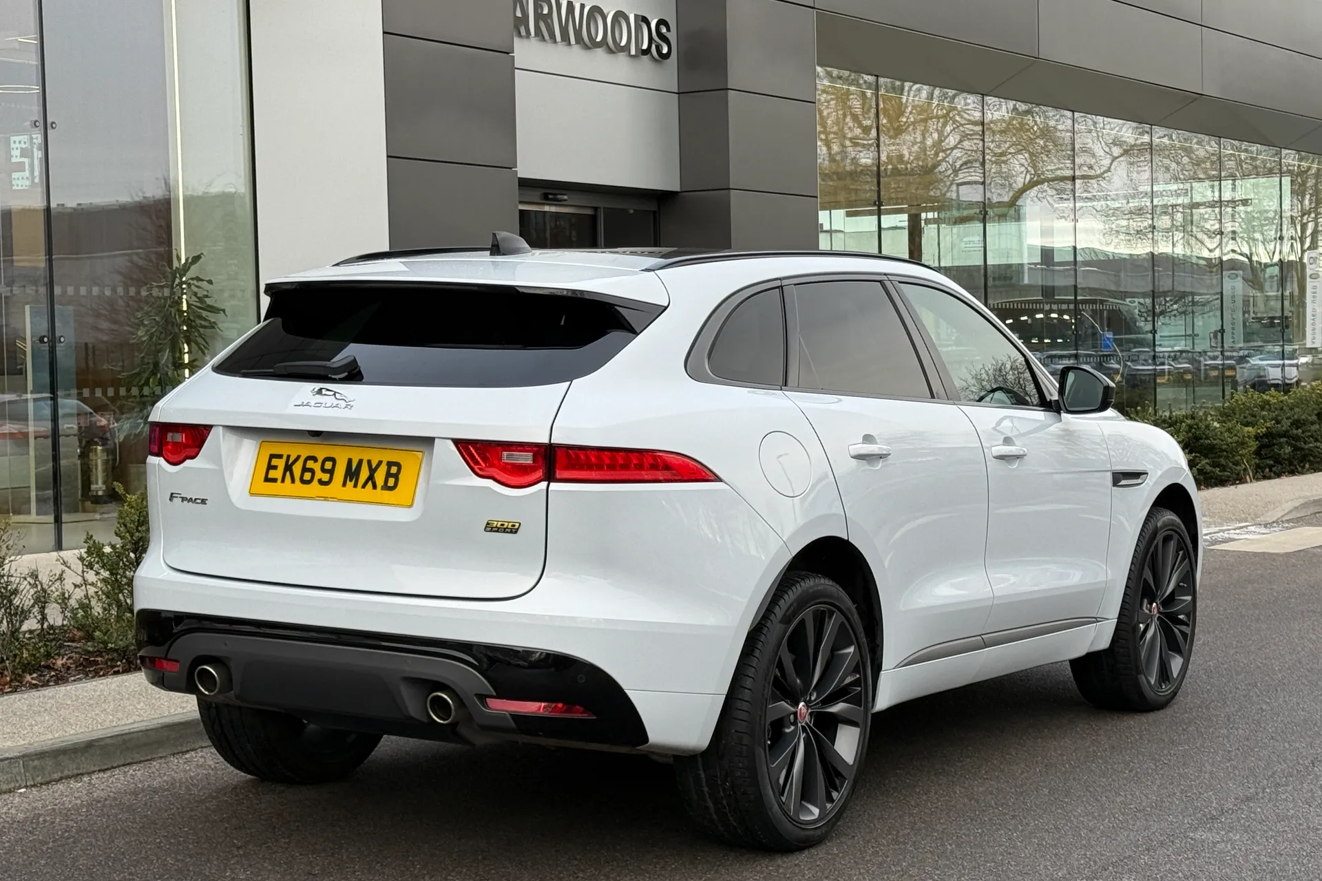 Jaguar F-PACE thumbnail image number 9