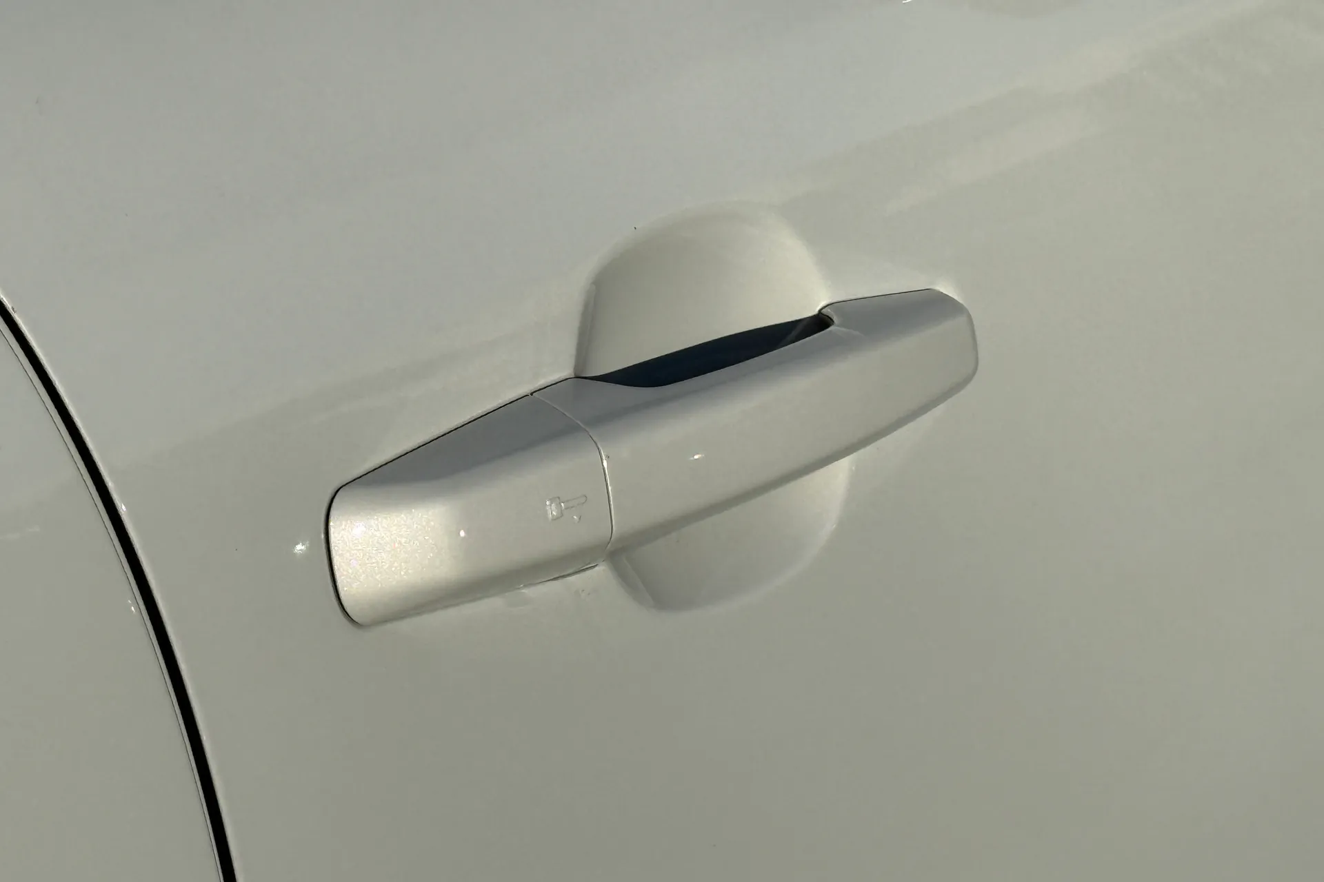 Jaguar F-PACE thumbnail image number 18