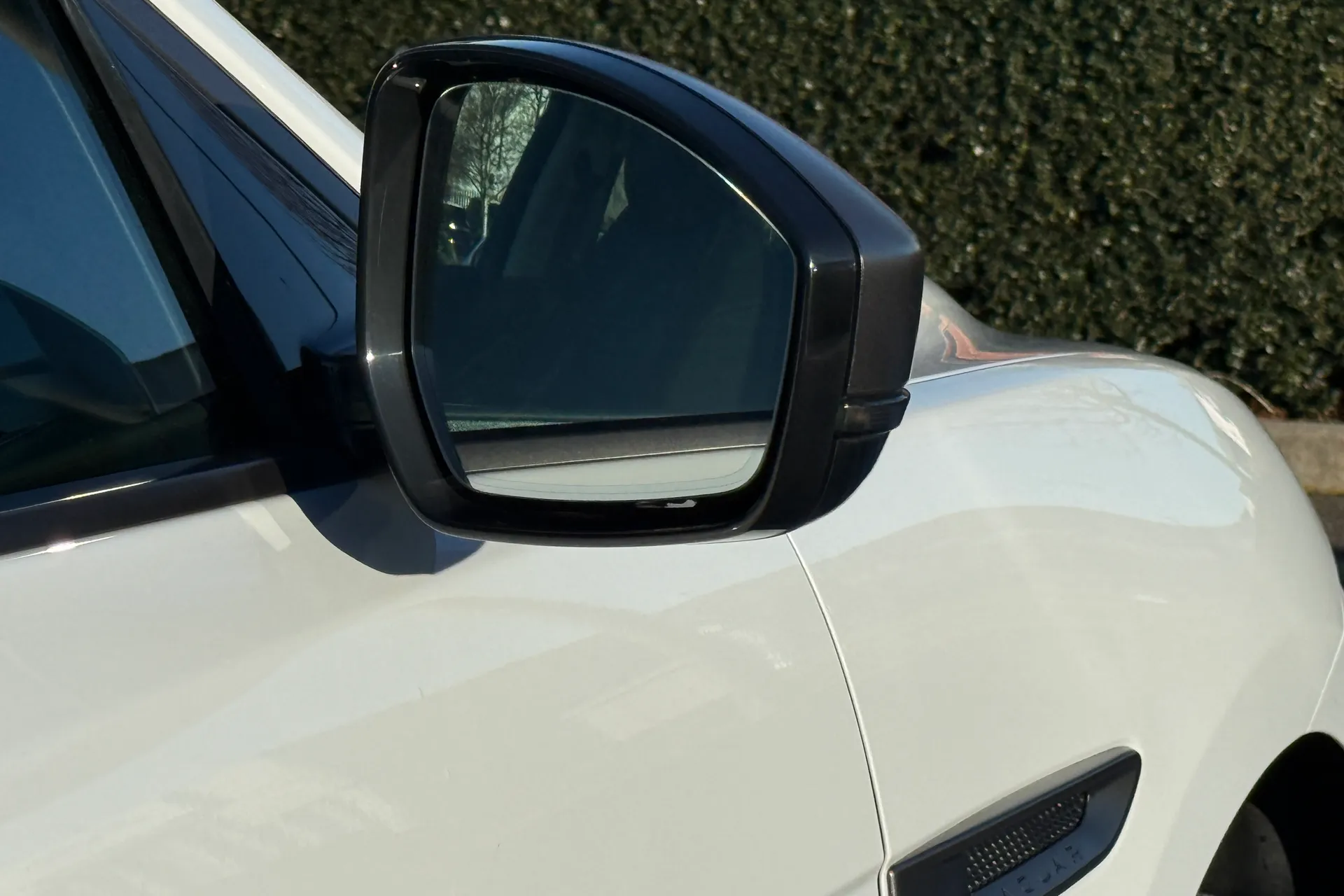 Jaguar F-PACE thumbnail image number 10