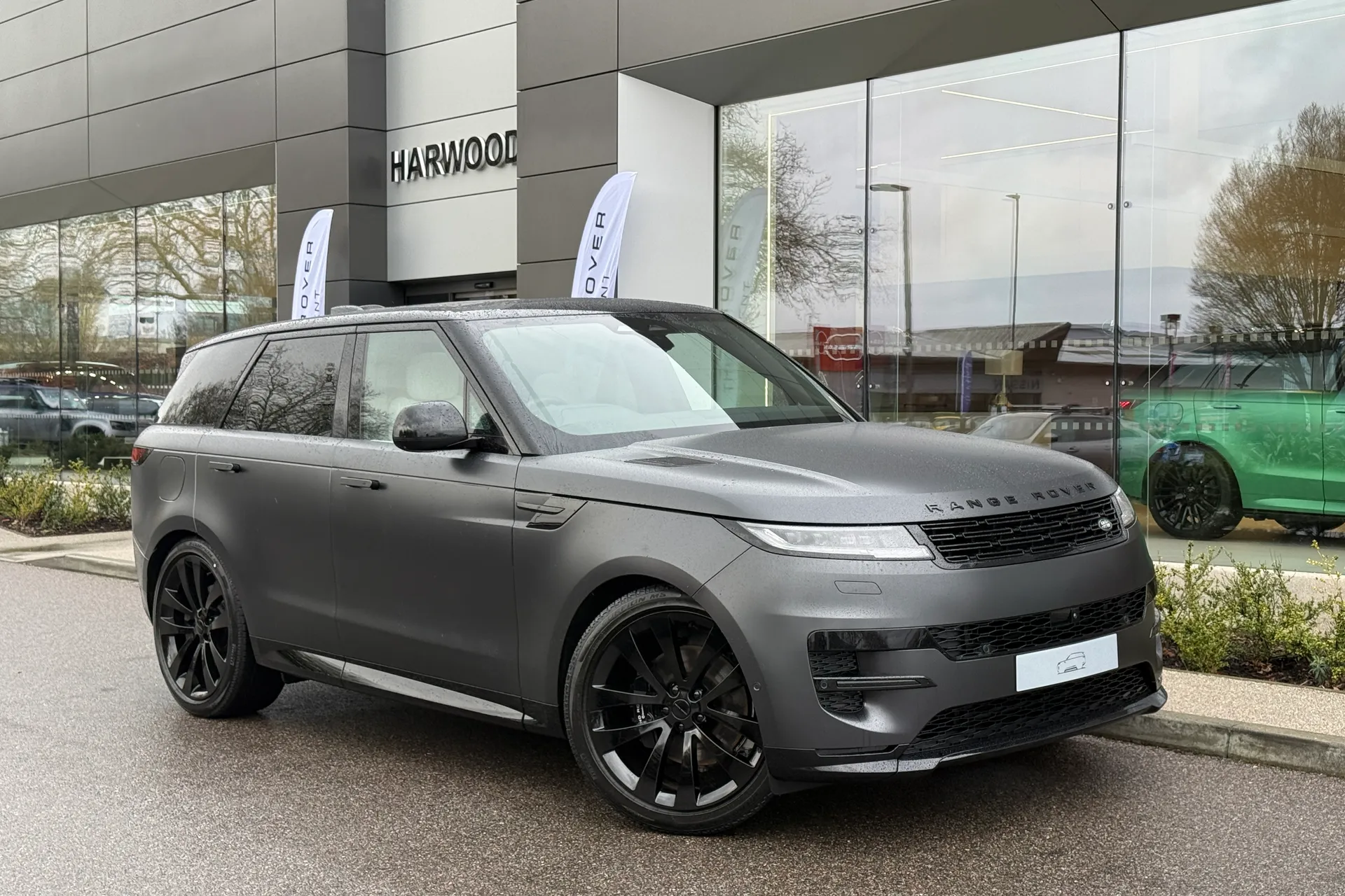 LAND ROVER RANGE ROVER SPORT focused image