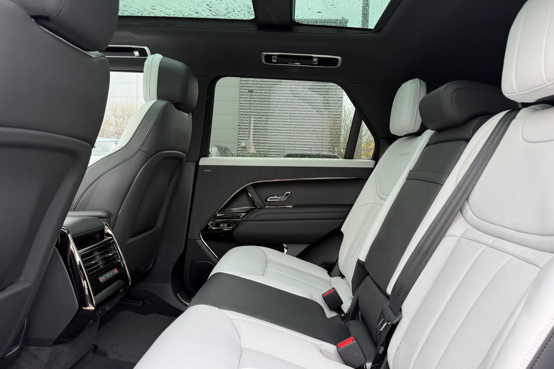 LAND ROVER RANGE ROVER SPORT thumbnail image number 32