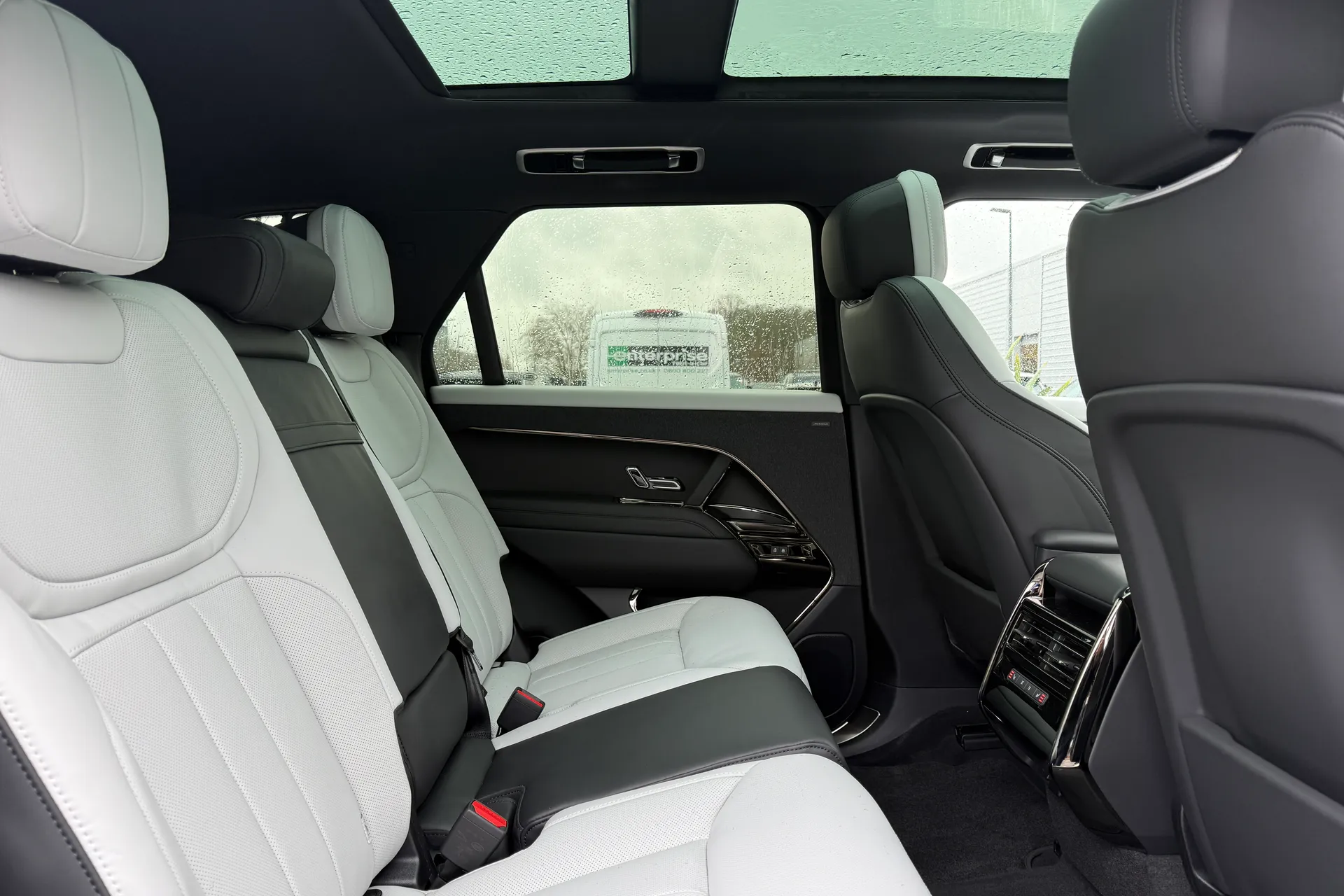 LAND ROVER RANGE ROVER SPORT thumbnail image number 30