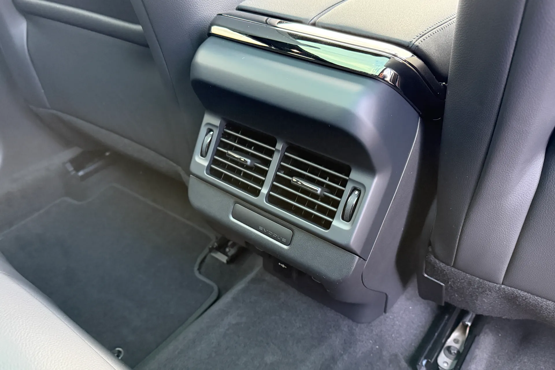 LAND ROVER RANGE ROVER EVOQUE thumbnail image number 31