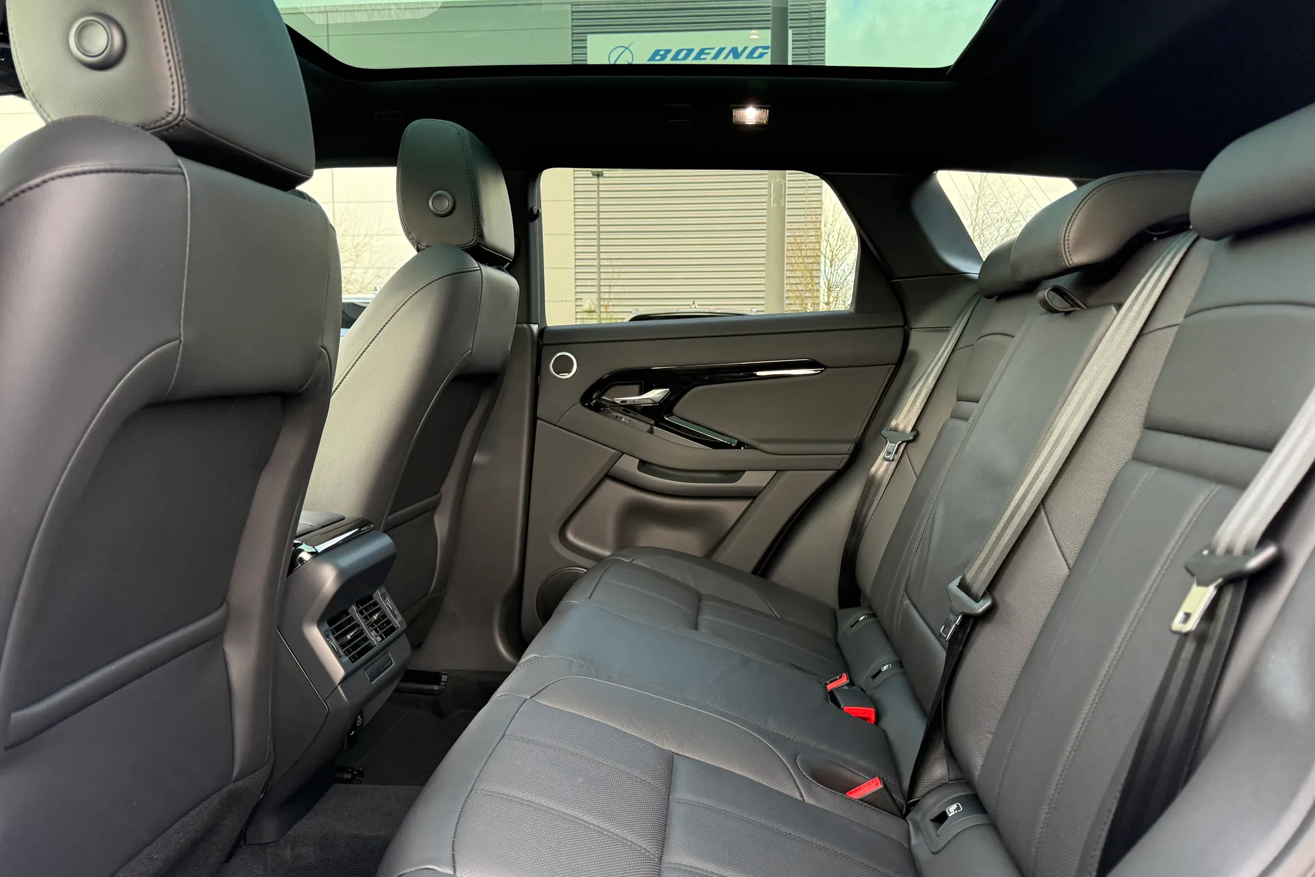 LAND ROVER RANGE ROVER EVOQUE thumbnail image number 32