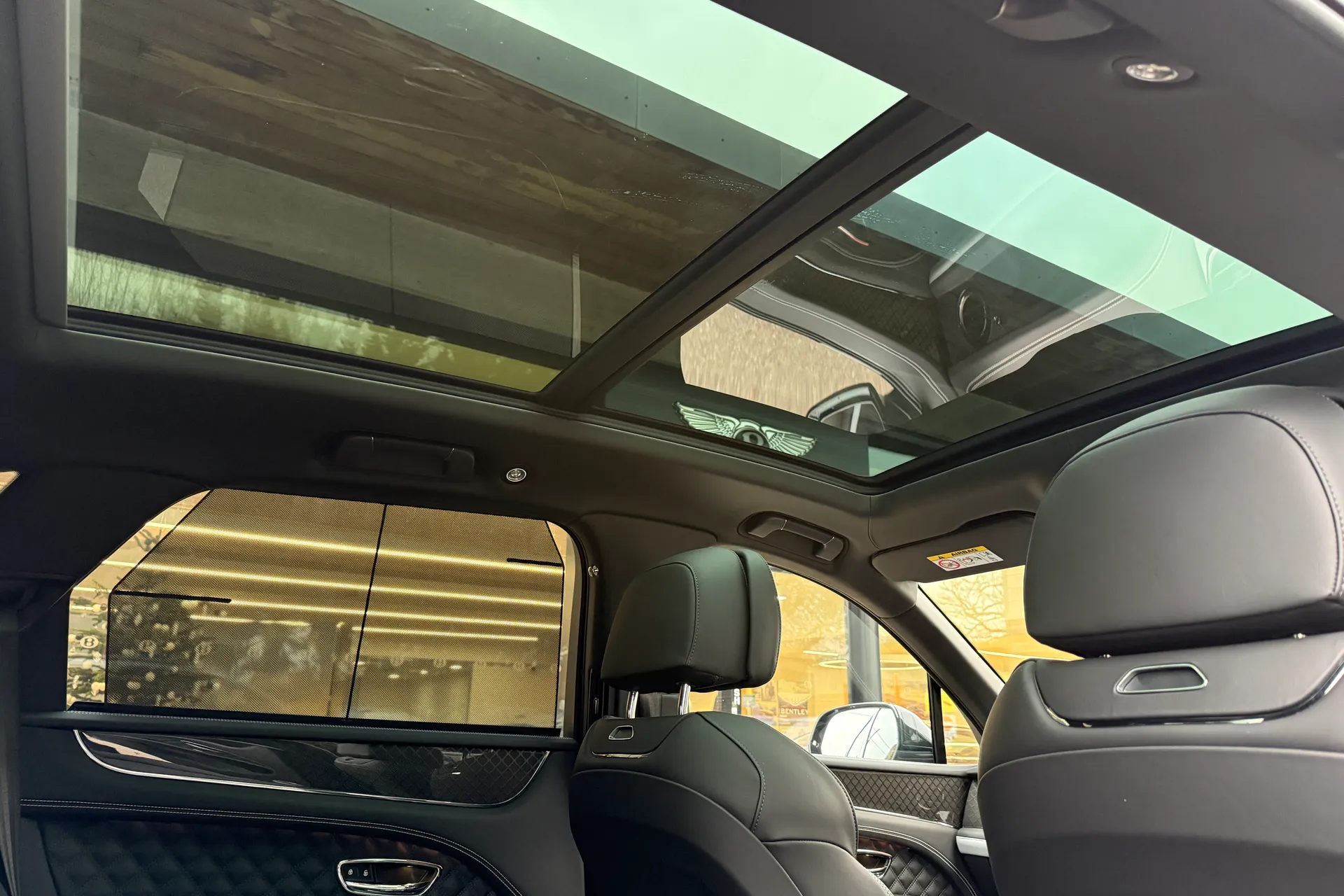 Bentley BENTAYGA thumbnail image number 23