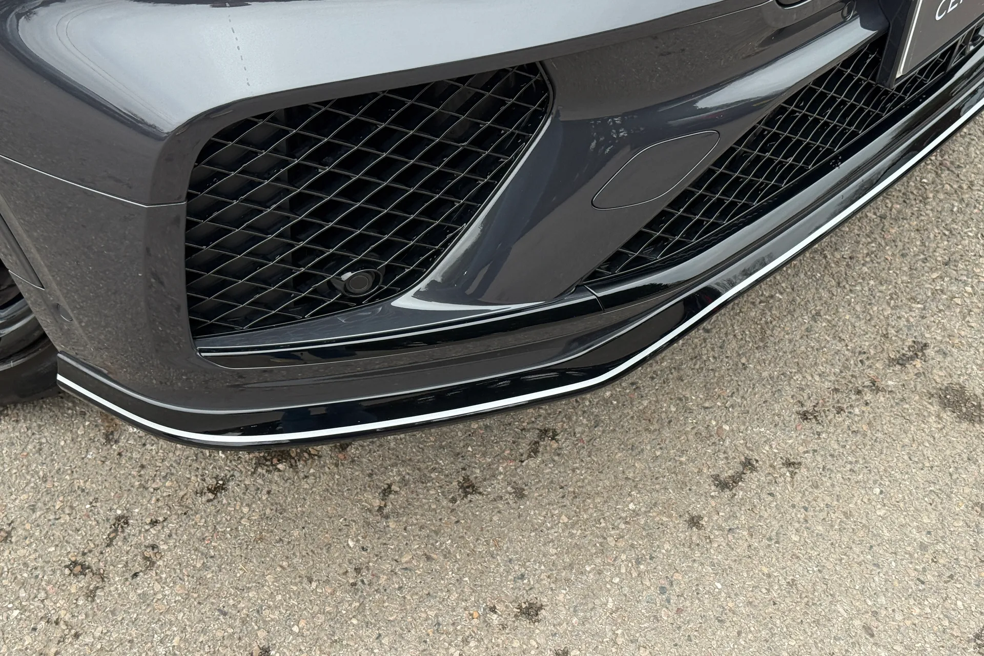 Bentley BENTAYGA thumbnail image number 3