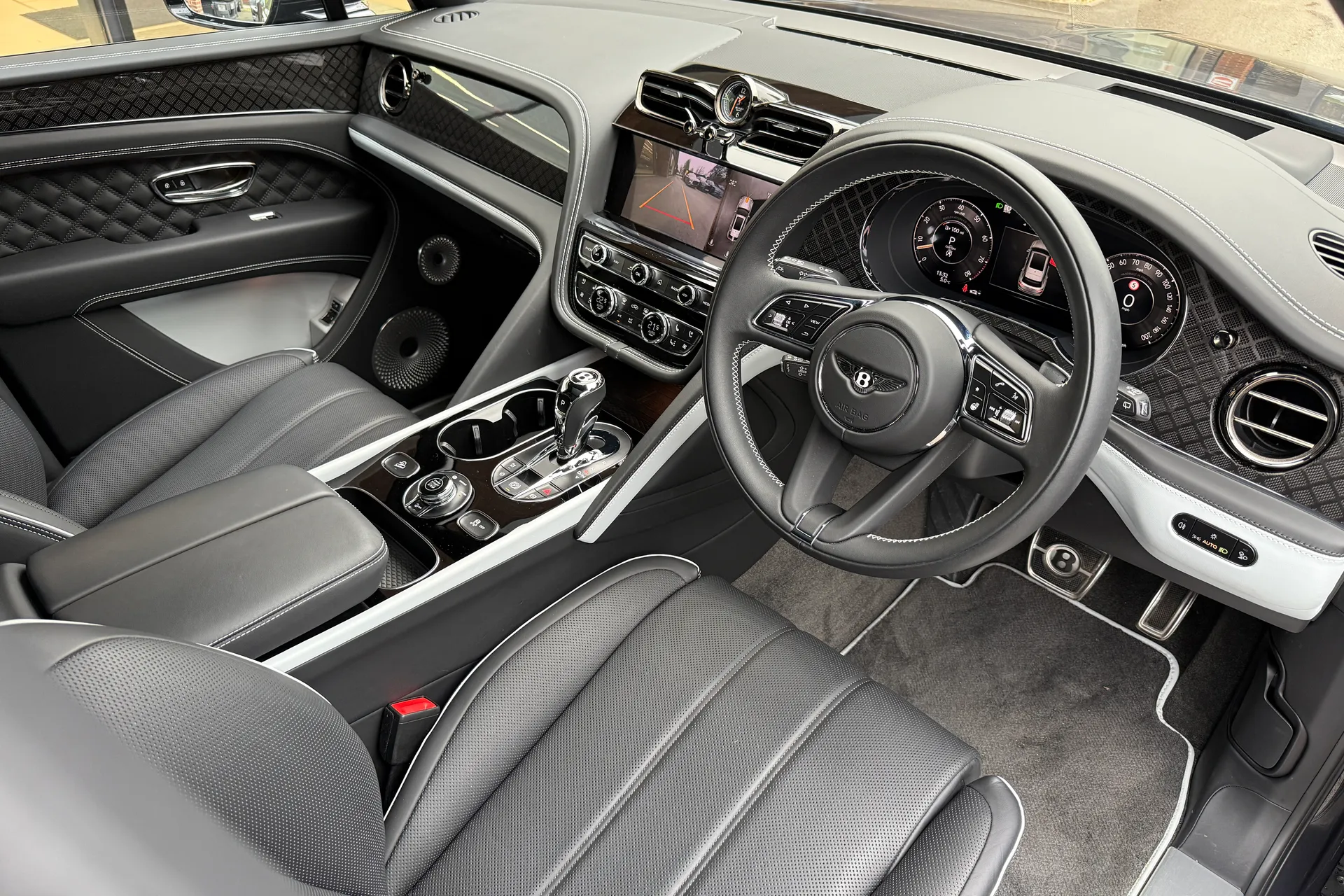 Bentley BENTAYGA thumbnail image number 10