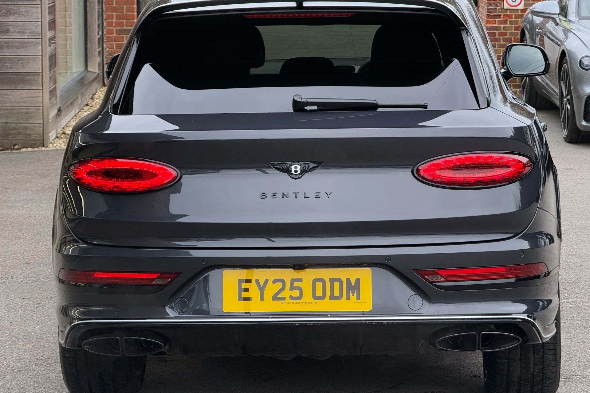 Bentley BENTAYGA thumbnail image number 8