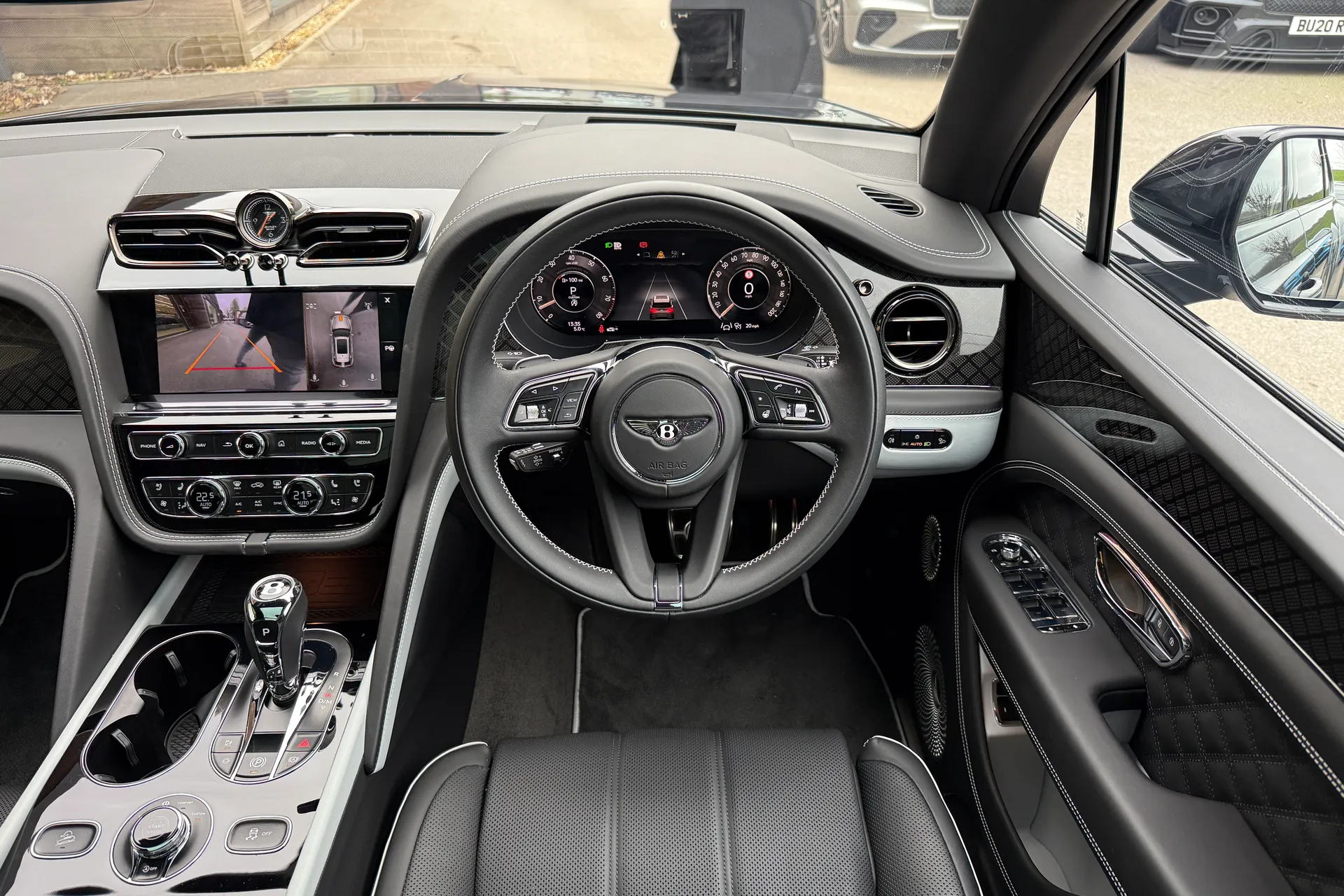 Bentley BENTAYGA thumbnail image number 24